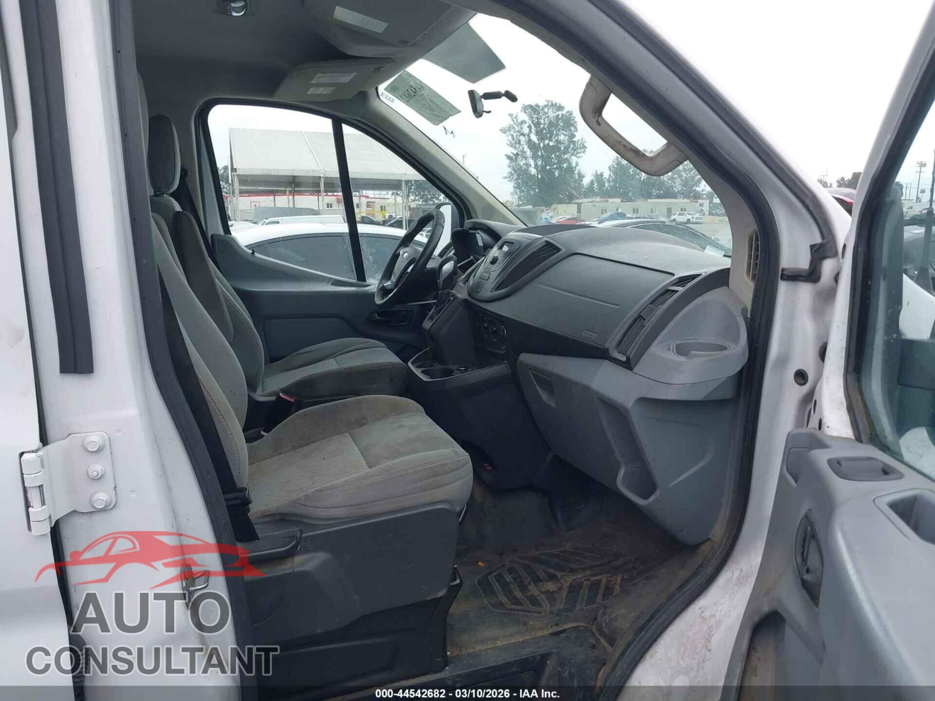 FORD TRANSIT-250 2015 - 1FTNR1ZM1FKB03562