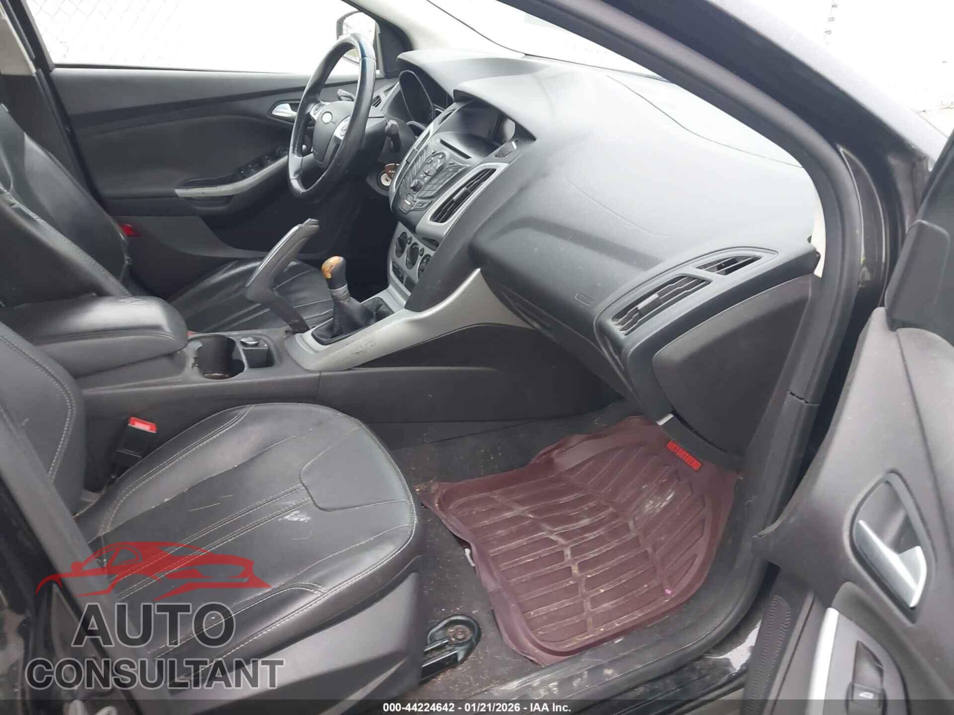 FORD FOCUS 2014 - 1FADP3F26EL164467