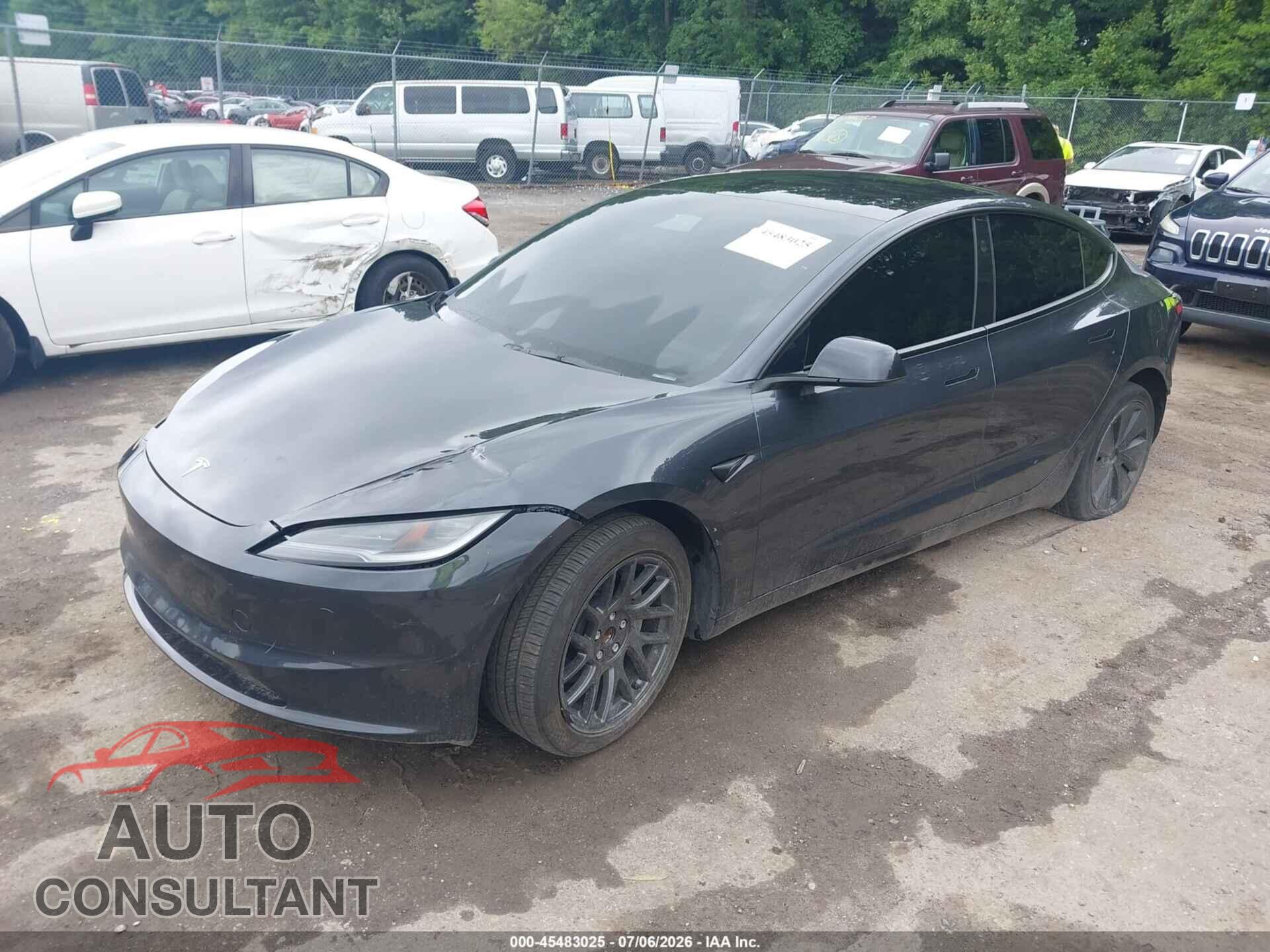 TESLA MODEL 3 2024 - 5YJ3E1EA8RF858899