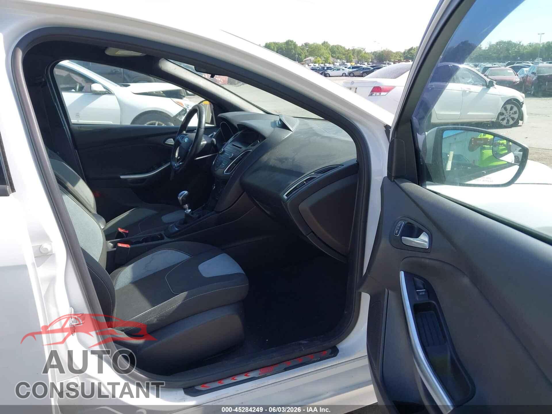 FORD FOCUS ST 2017 - 1FADP3L95HL208237