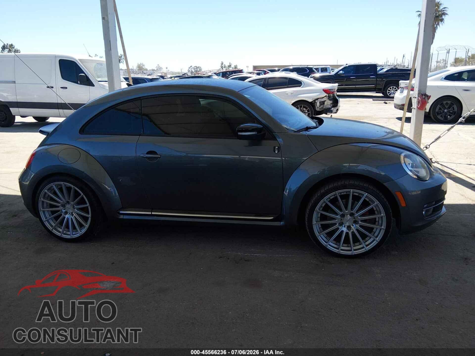 VOLKSWAGEN BEETLE 2012 - 3VWVA7AT7CM641908