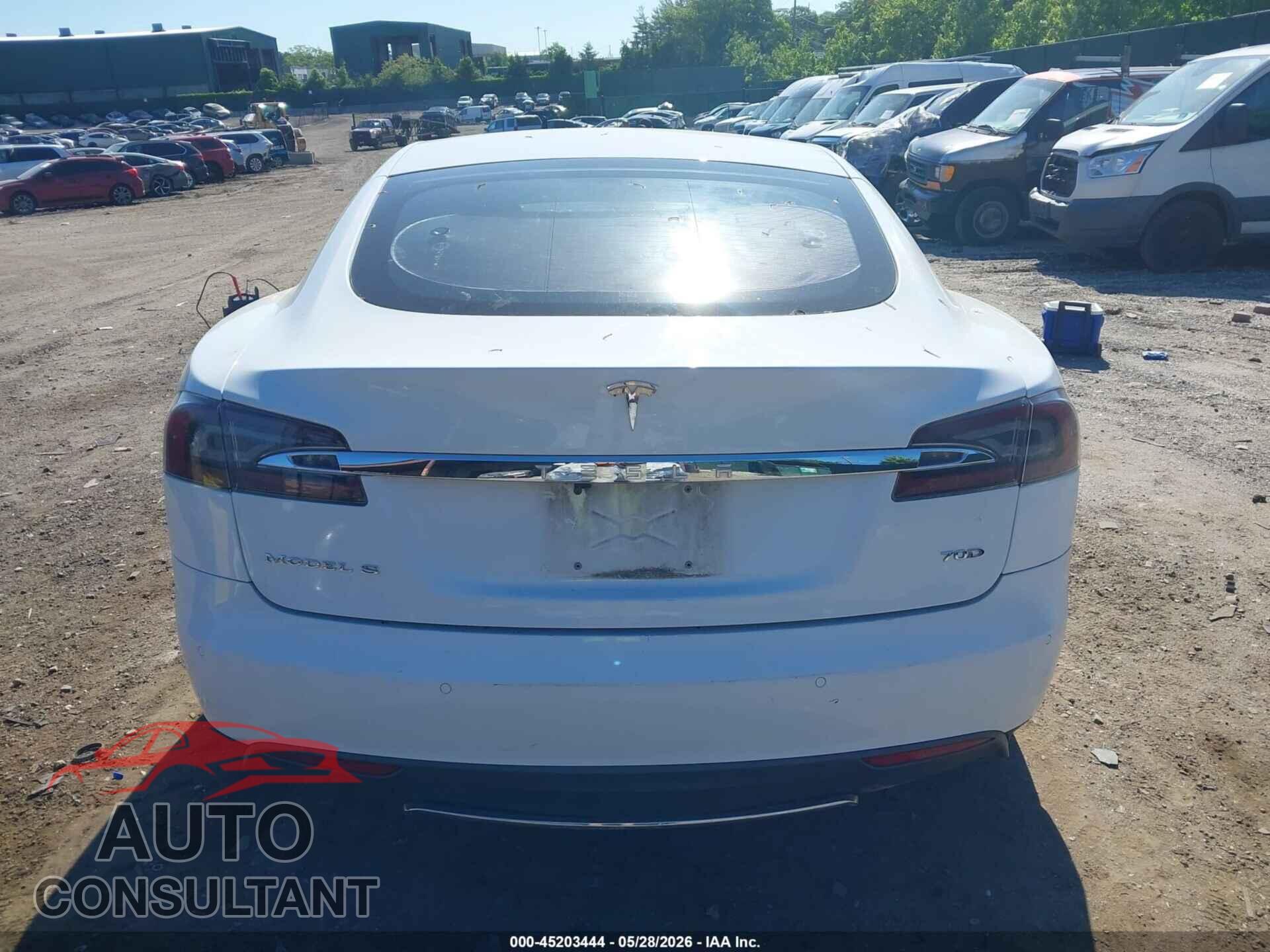 TESLA MODEL S 2015 - 5YJSA1E26FF118828