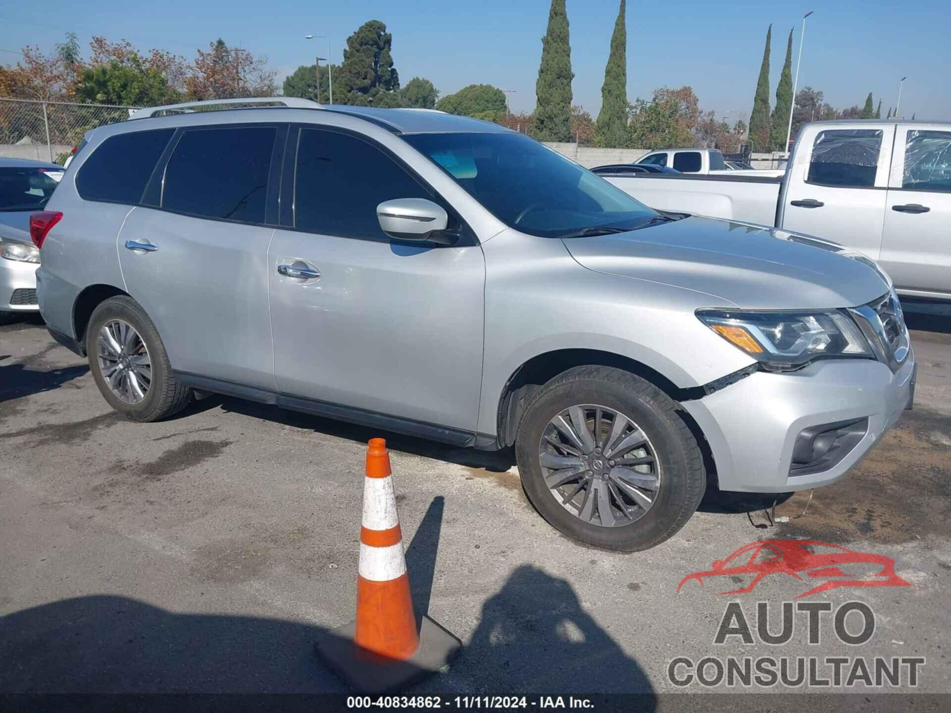 NISSAN PATHFINDER 2019 - 5N1DR2MN2KC619480