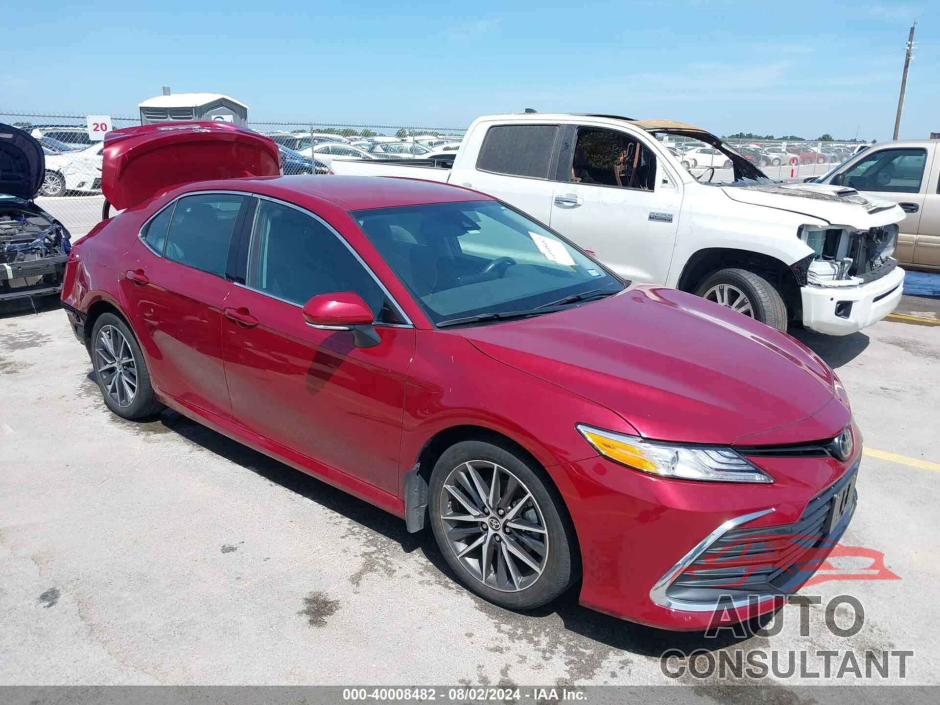 TOYOTA CAMRY 2022 - 4T1F11AK3NU715606