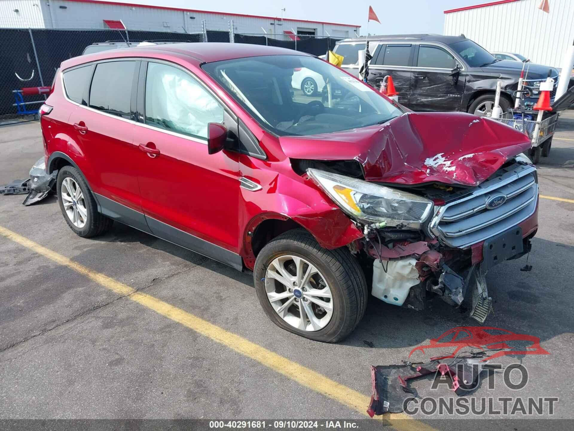 FORD ESCAPE 2017 - 1FMCU9G97HUD19826