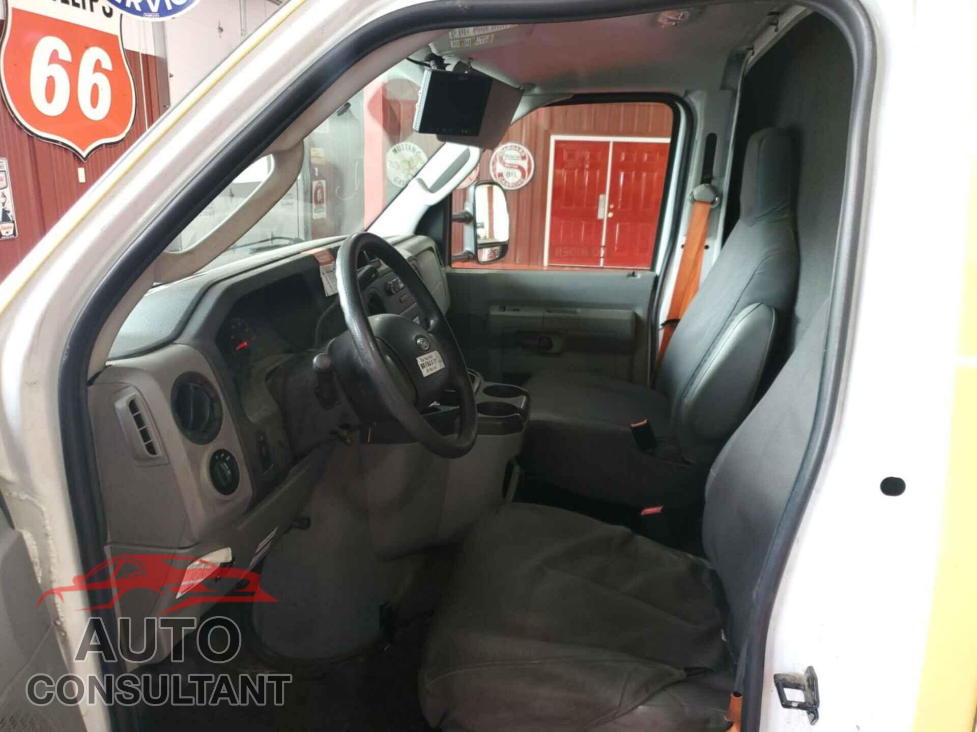 FORD ECONOLINE 2018 - 1FDXE4FS2JDC18947