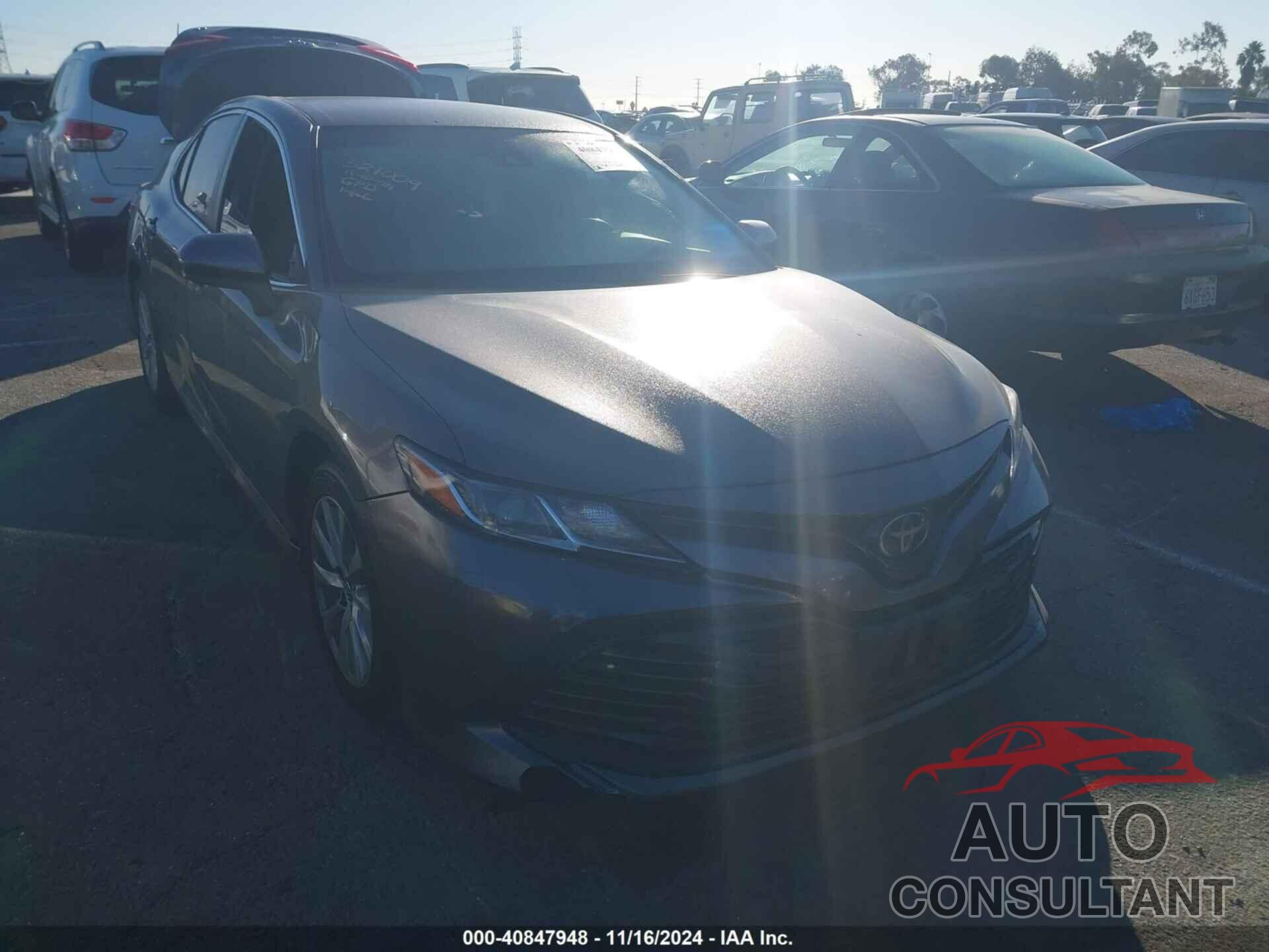 TOYOTA CAMRY 2018 - 4T1B11HK7JU099472