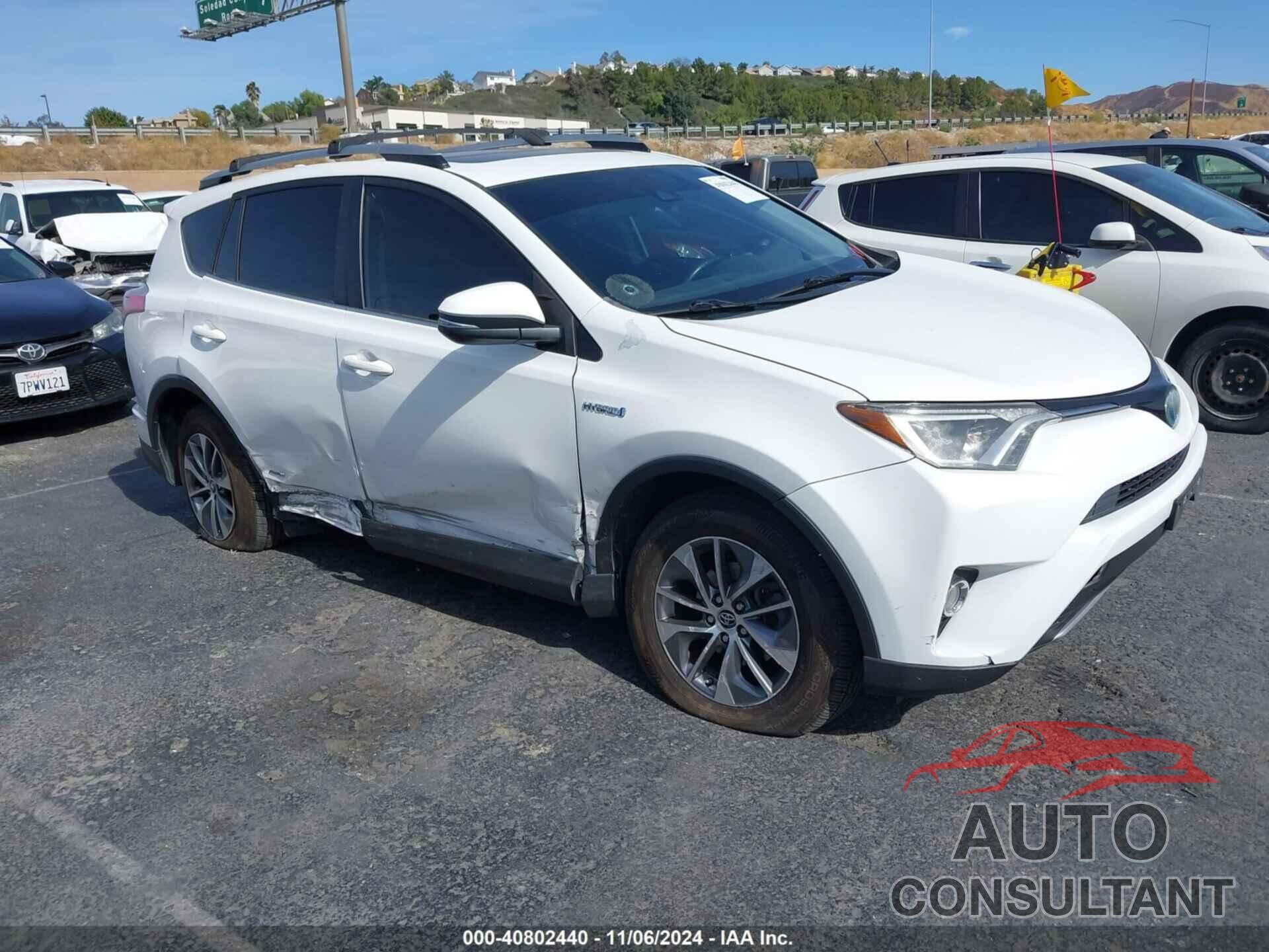 TOYOTA RAV4 HYBRID 2017 - JTMRJREV9HD068461