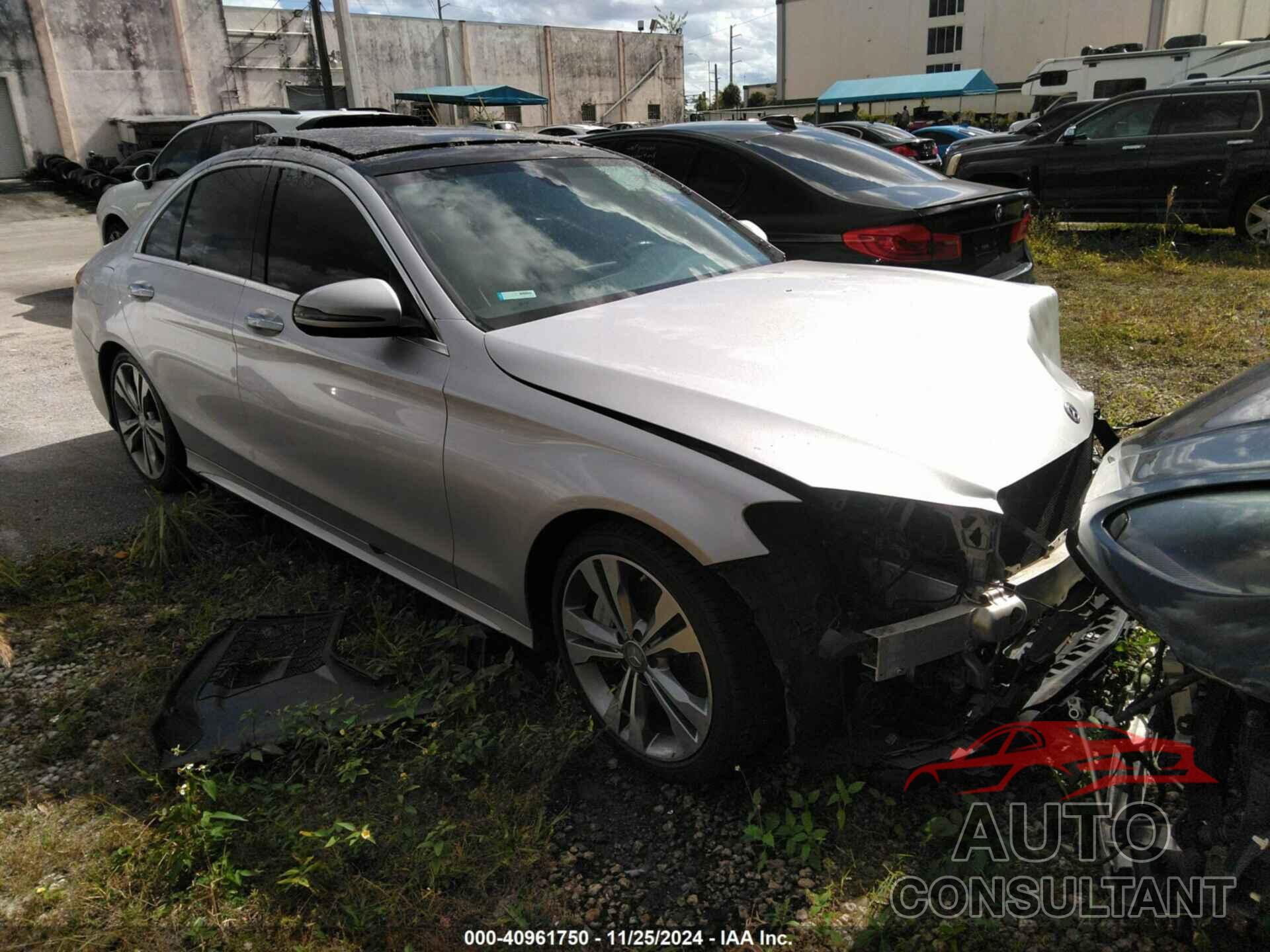 MERCEDES-BENZ C 300 2018 - 55SWF4JB8JU250684