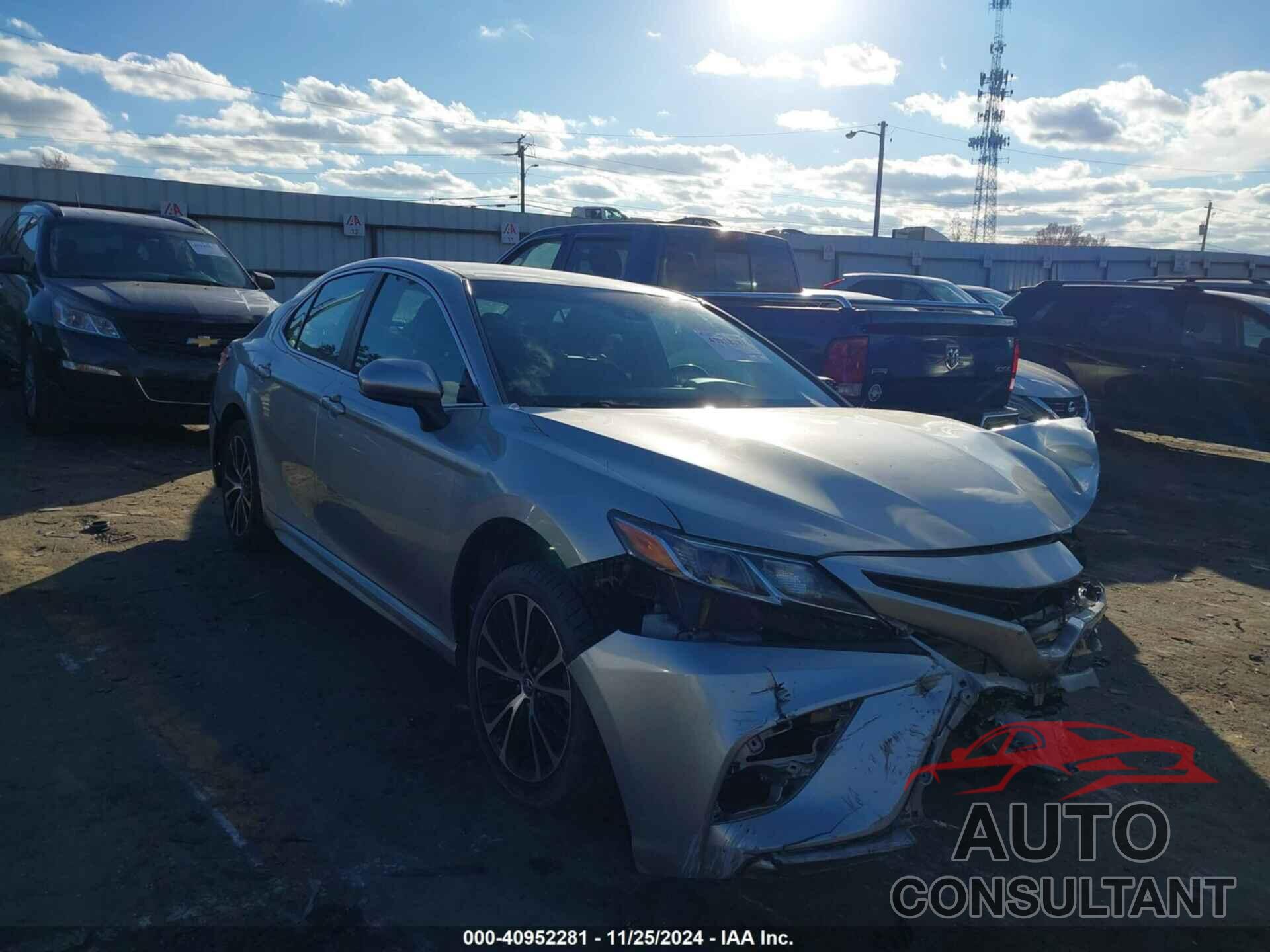 TOYOTA CAMRY 2018 - 4T1B11HK9JU092555