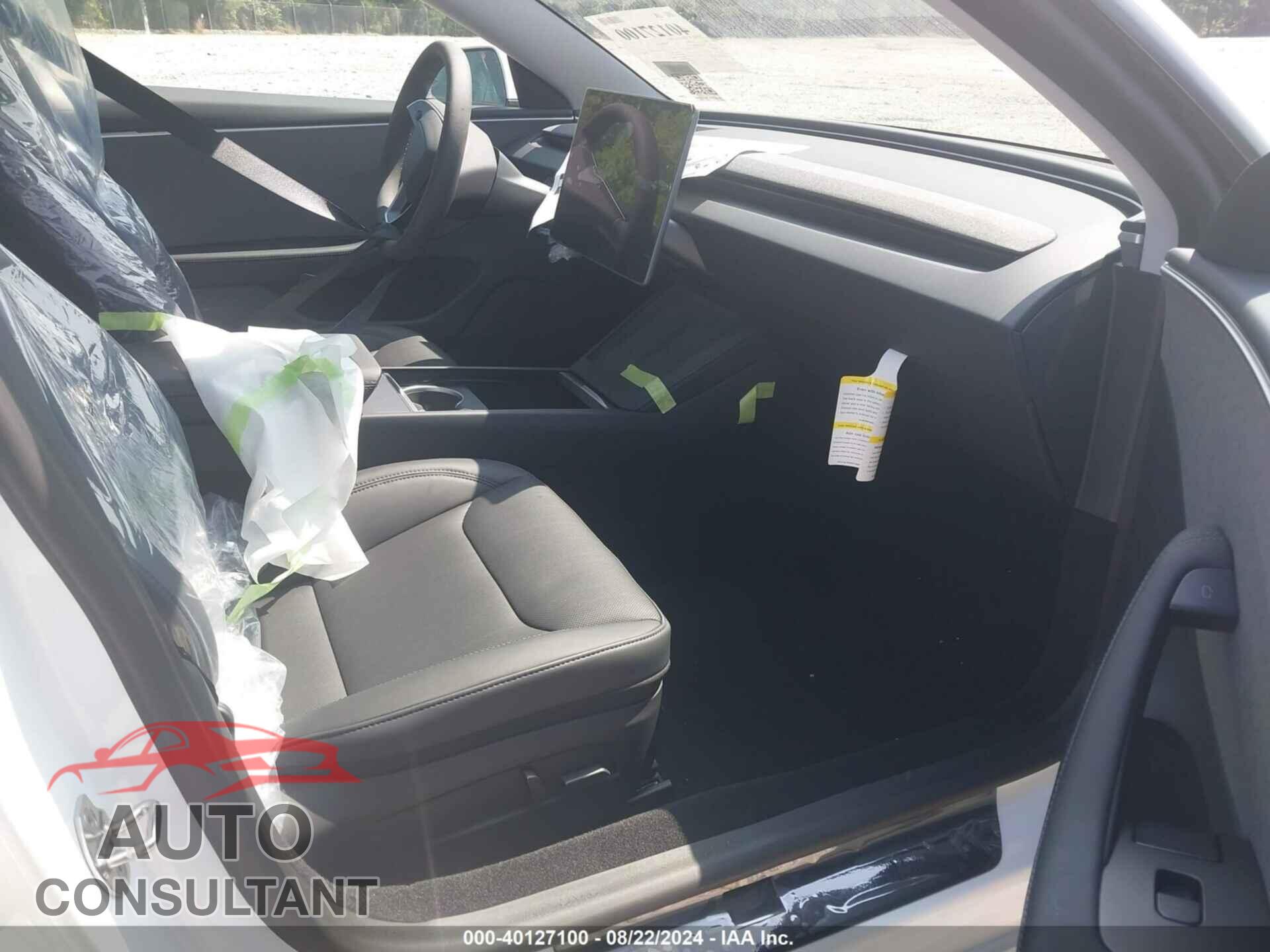 TESLA MODEL 3 2024 - 5YJ3E1EA2RF823727