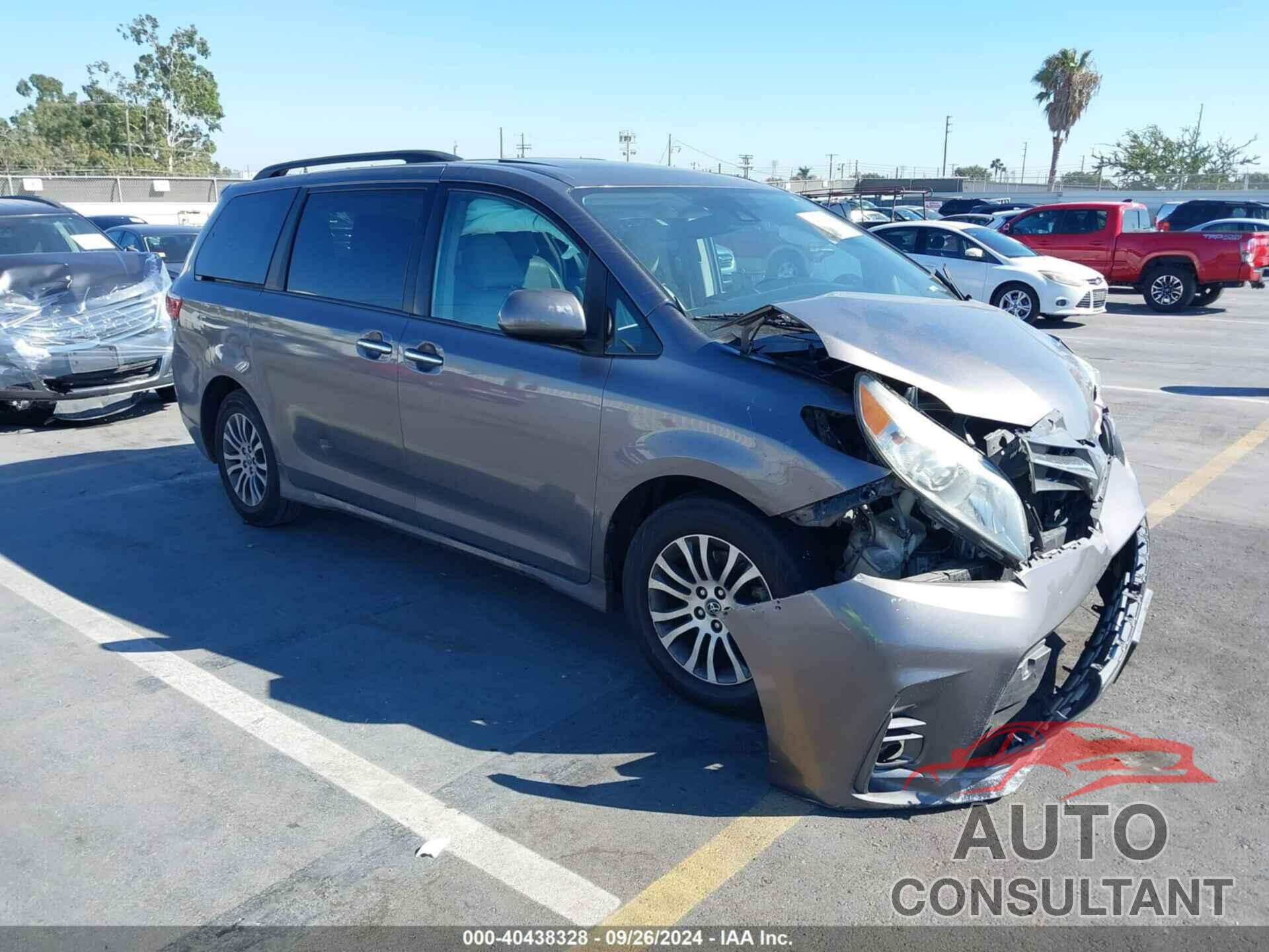 TOYOTA SIENNA 2018 - 5TDYZ3DC0JS917727