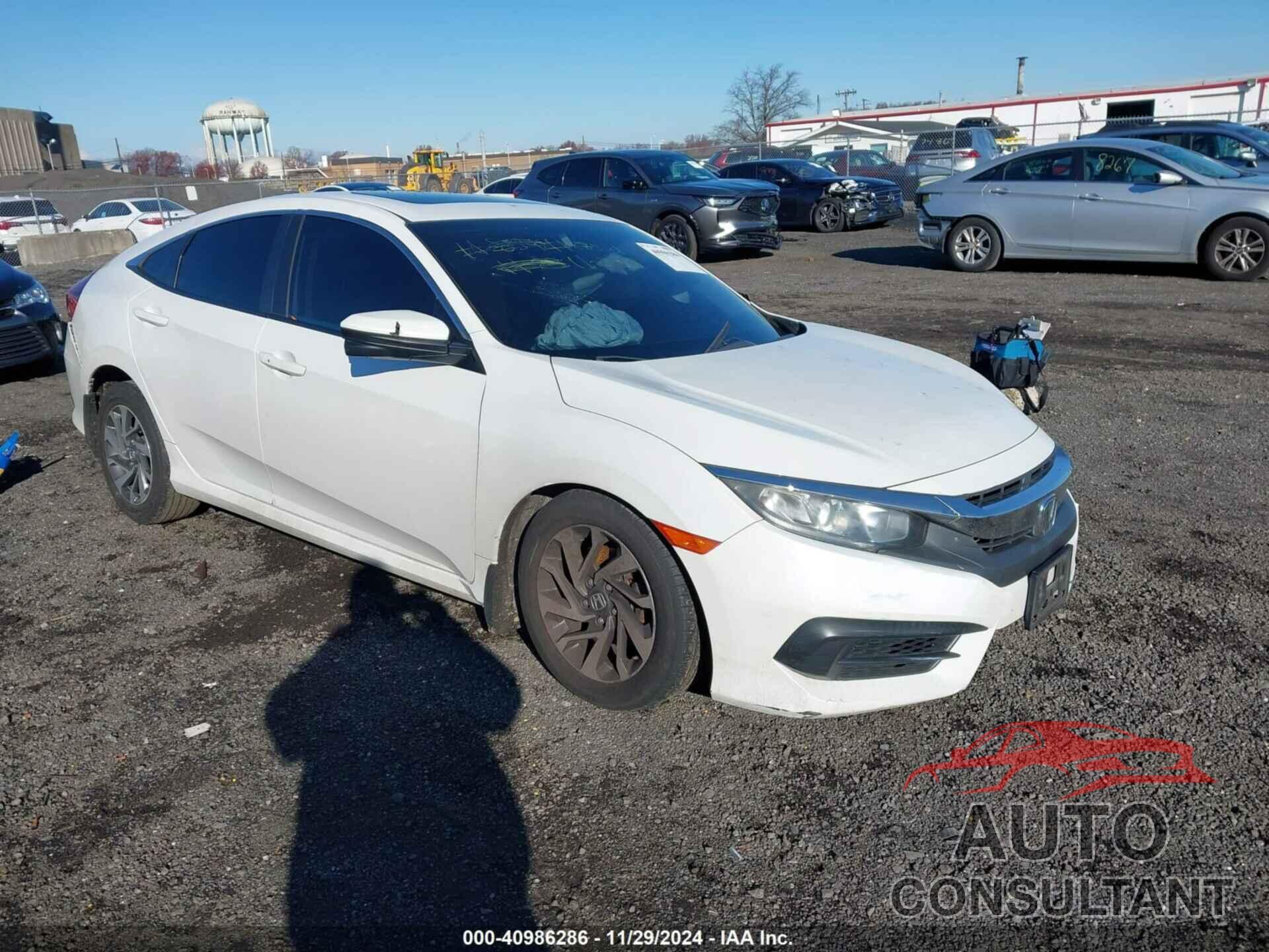 HONDA CIVIC 2018 - 2HGFC2F73JH518992