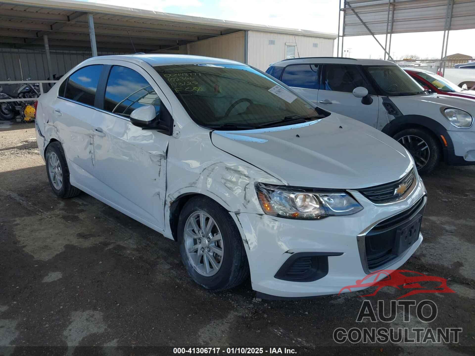CHEVROLET SONIC 2018 - 1G1JD5SH8J4102366