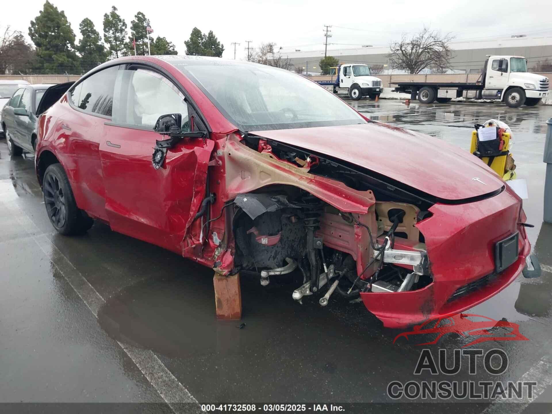 TESLA MODEL Y 2024 - 7SAYGAEE5RF018746