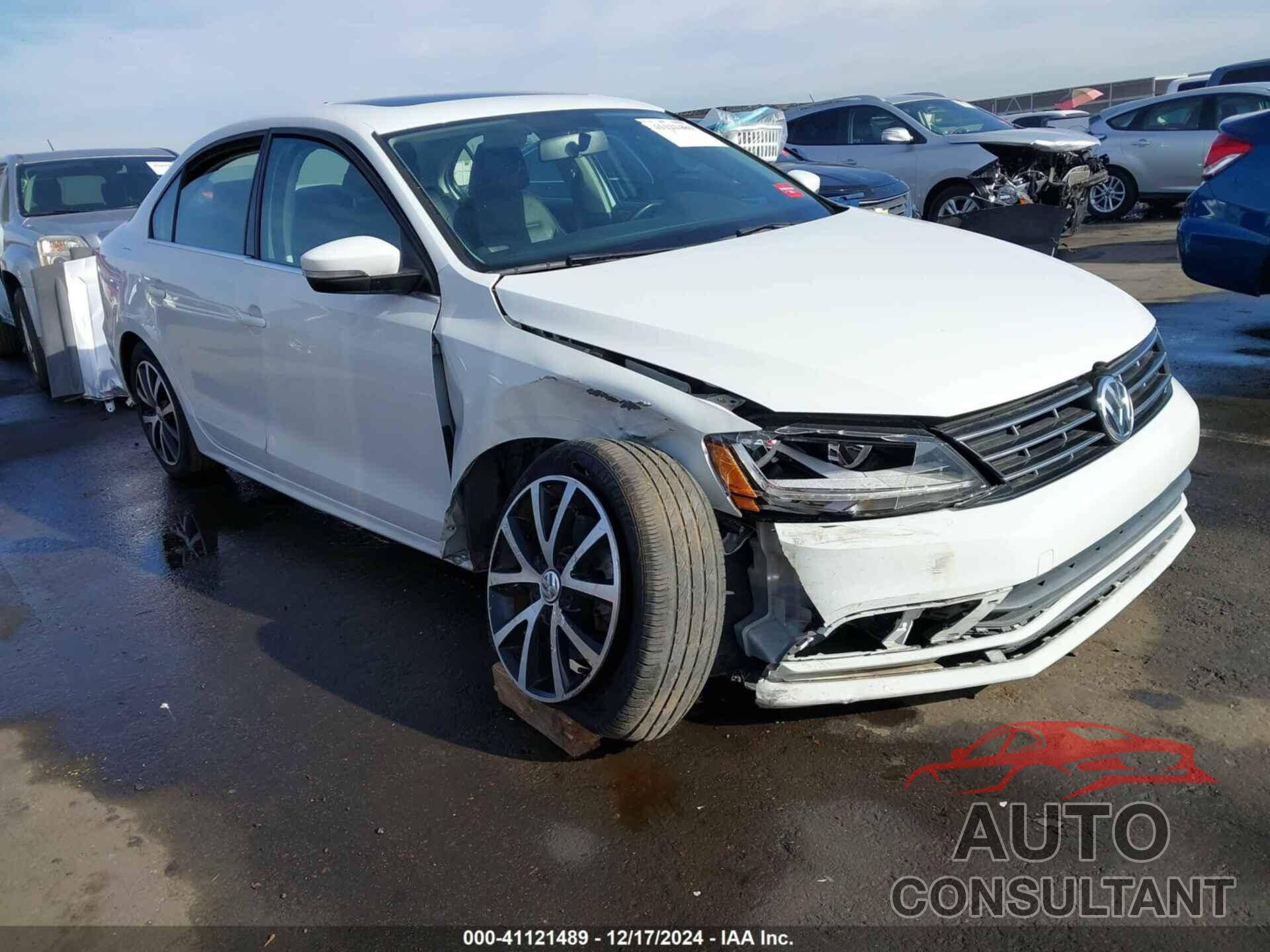 VOLKSWAGEN JETTA 2018 - 3VWDB7AJ7JM203474