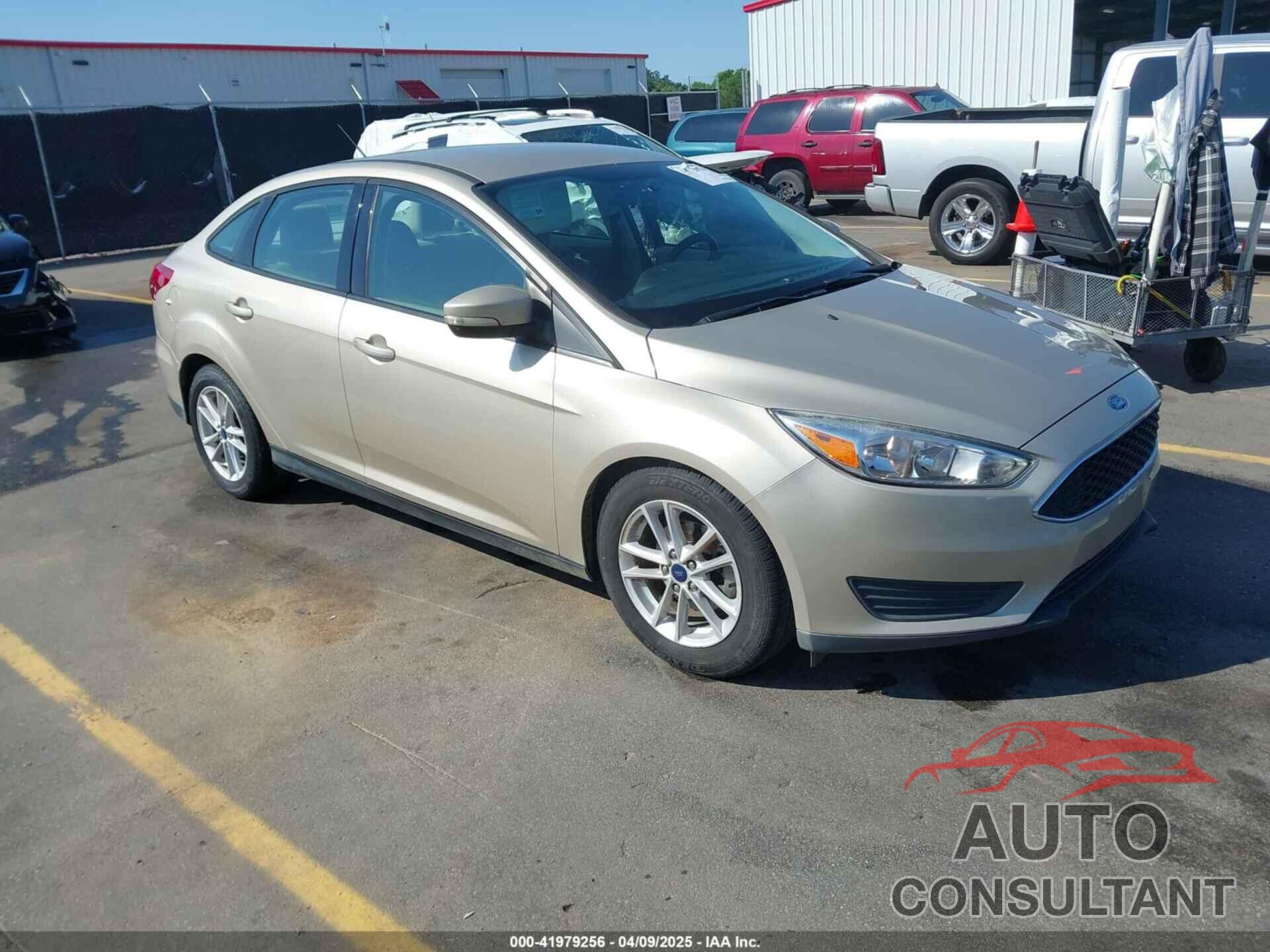 FORD FOCUS 2017 - 1FADP3F20HL322015