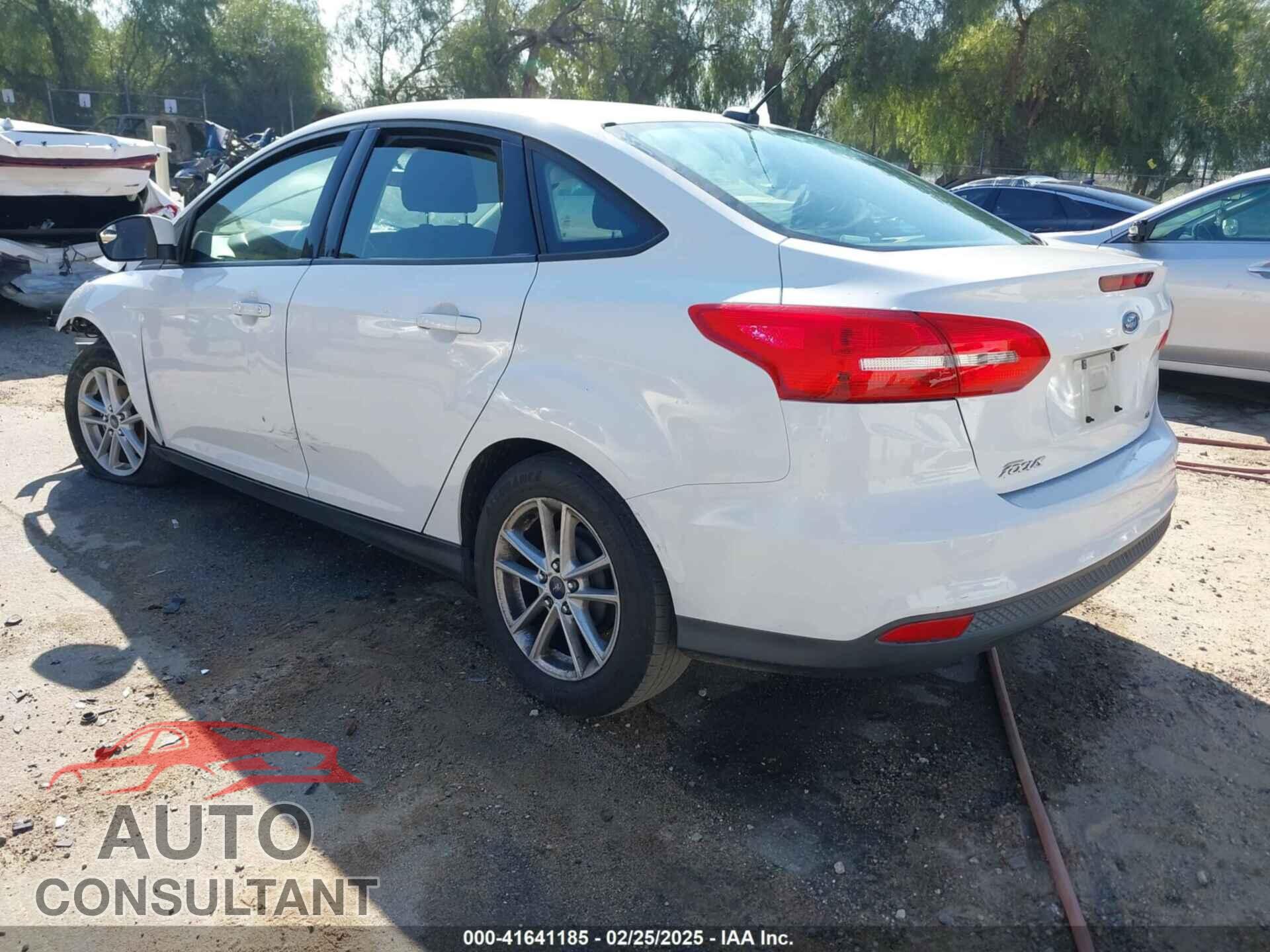 FORD FOCUS 2015 - 1FADP3F20FL243036