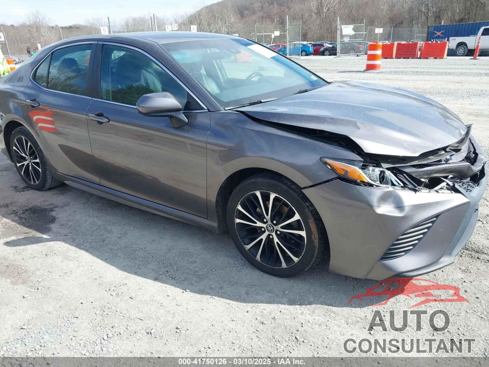 TOYOTA CAMRY 2018 - 4T1B11HK8JU039488