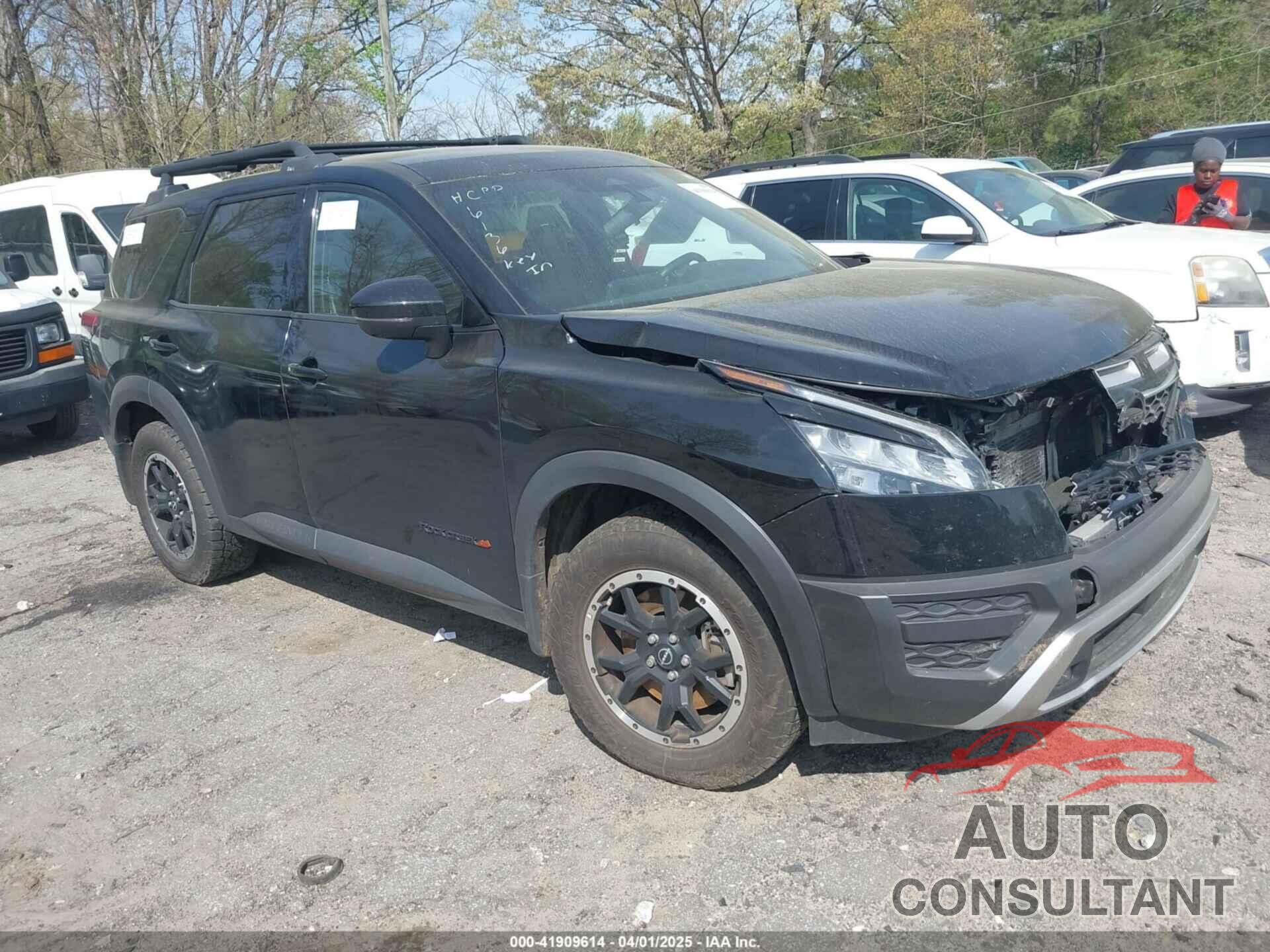 NISSAN PATHFINDER 2023 - 5N1DR3BD2PC256136