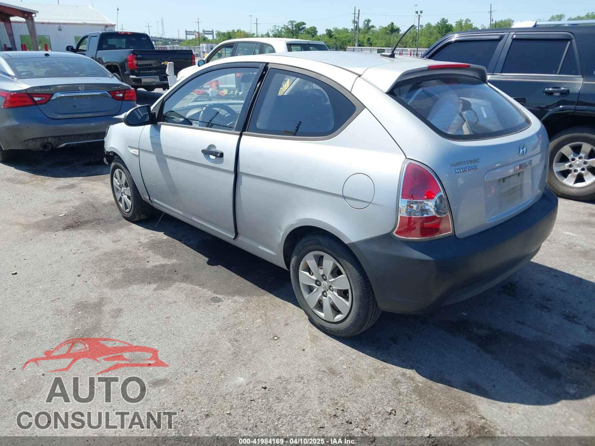 HYUNDAI ACCENT 2009 - KMHCM36C59U140017