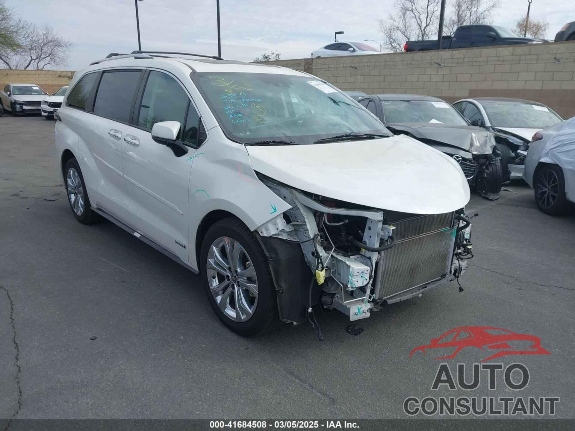 TOYOTA SIENNA 2021 - 5TDERKEC0MS009522