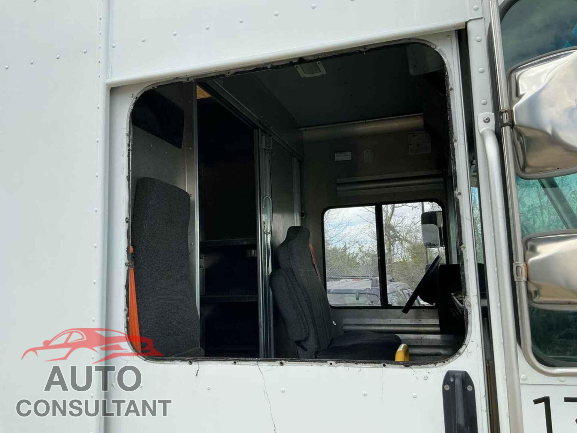 FORD E-450 STRIPPED 2013 - 1FC4E4KL8DDA84035