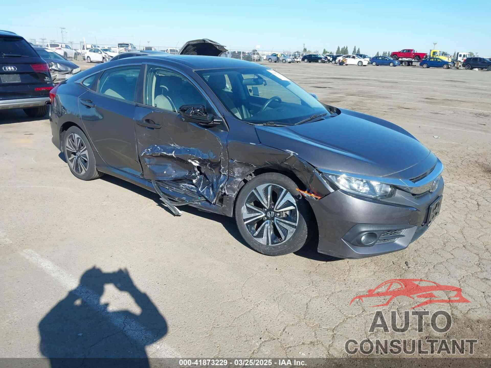 HONDA CIVIC 2018 - JHMFC1F39JX037550