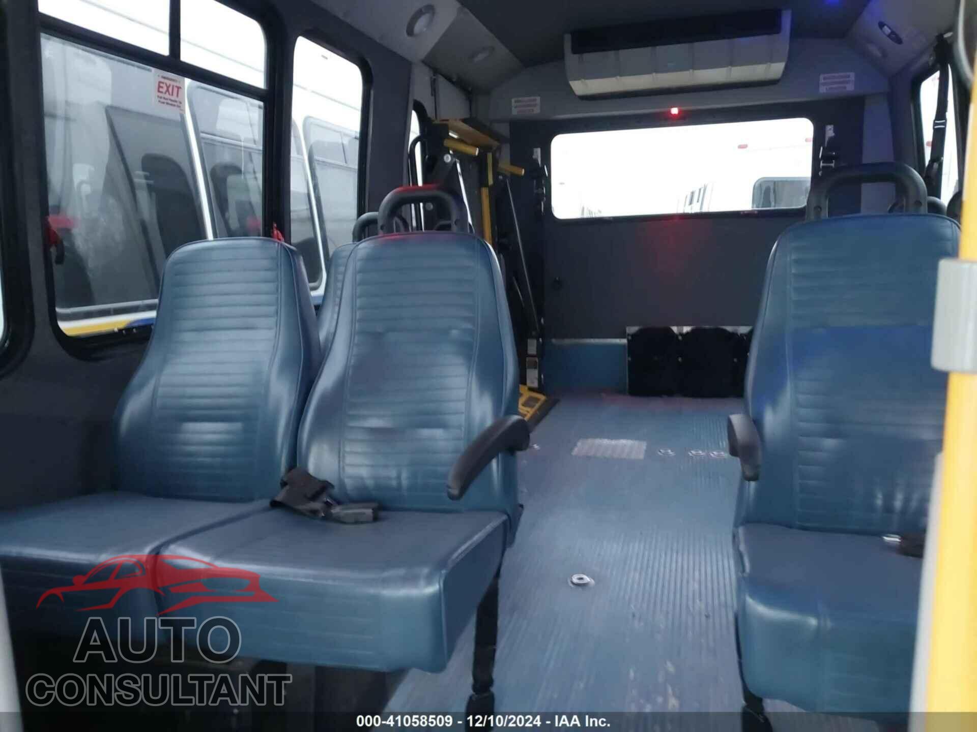 FORD E-450 CUTAWAY 2017 - 1FDFE4FS0HDC33596