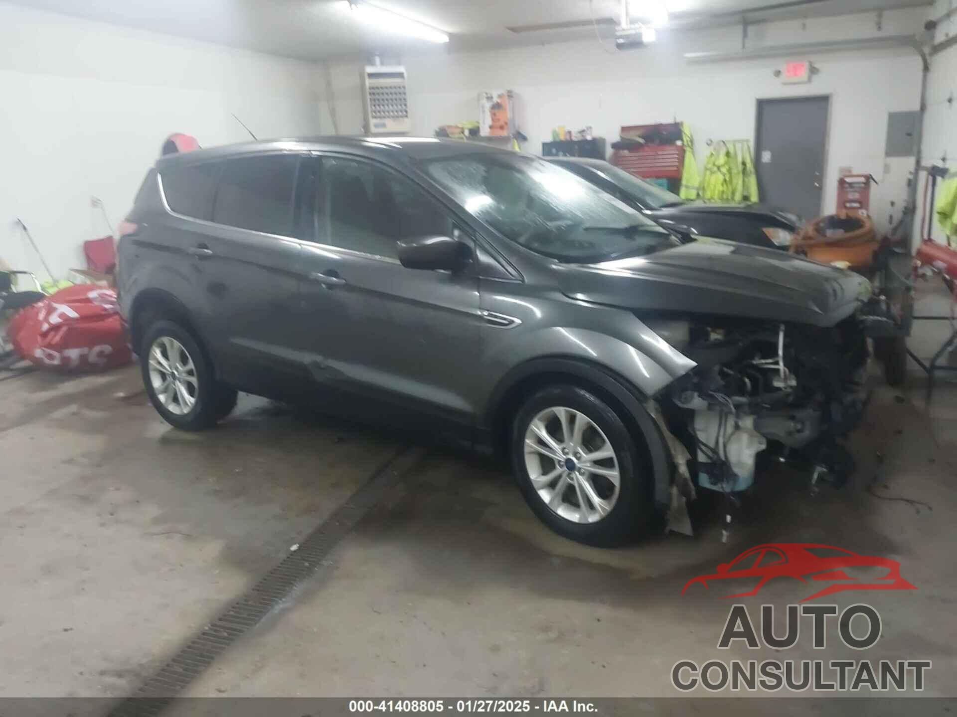 FORD ESCAPE 2017 - 1FMCU0GD8HUA40689