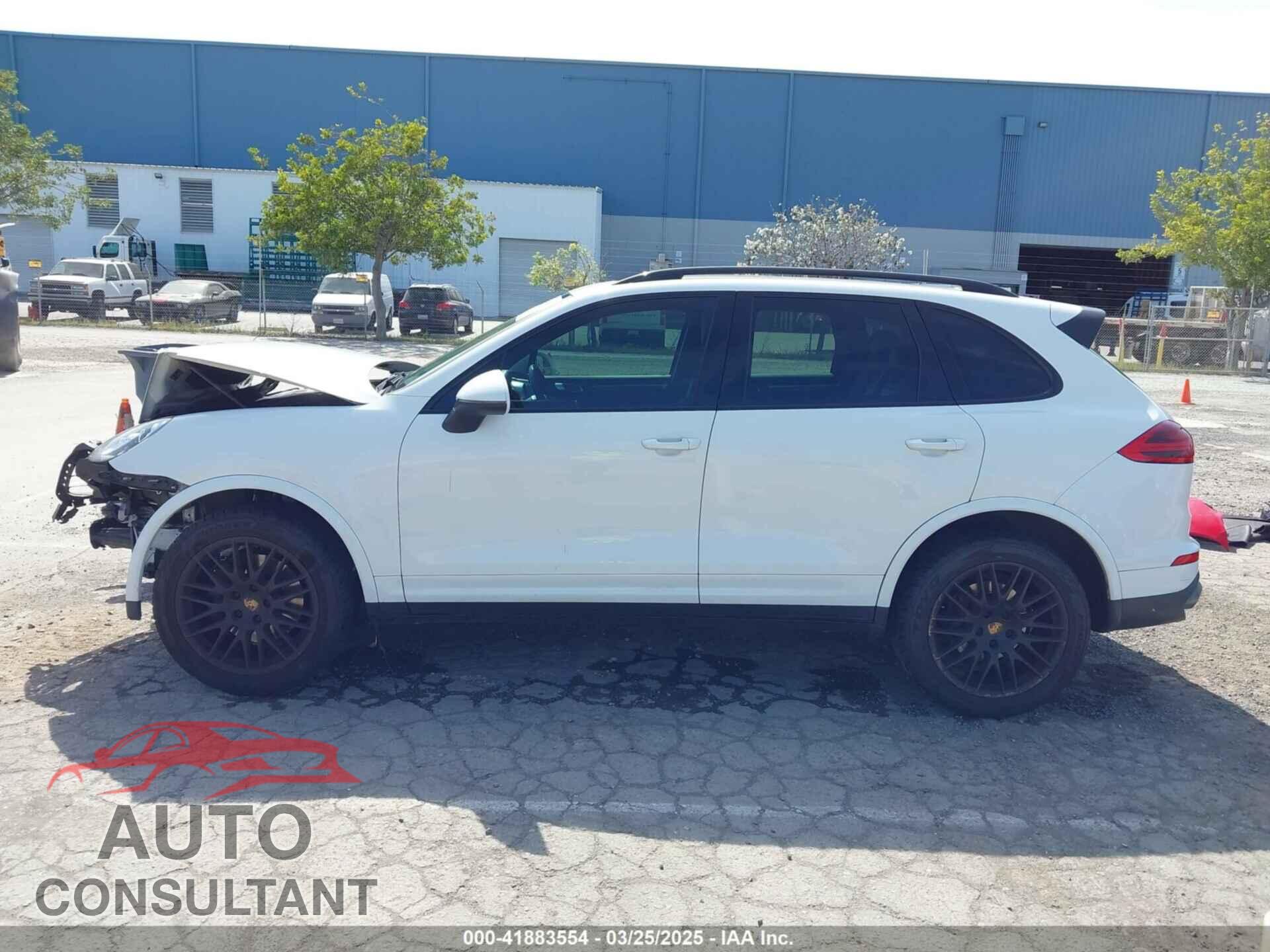PORSCHE CAYENNE 2017 - WP1AA2A28HKA87514