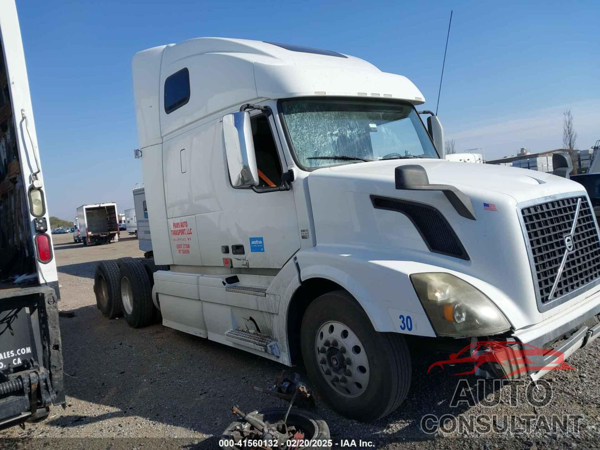 VOLVO VN 2014 - 4V4NC9EH9EN174955