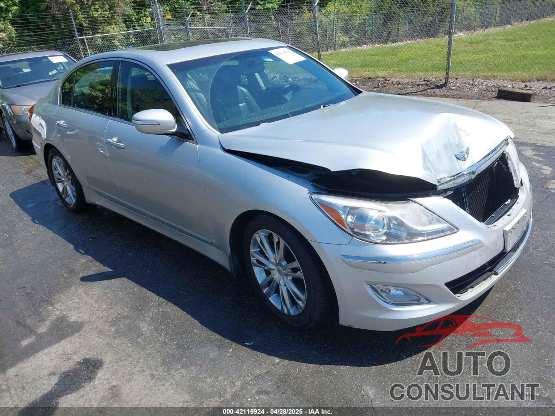 HYUNDAI GENESIS 2013 - KMHGC4DD8DU222547