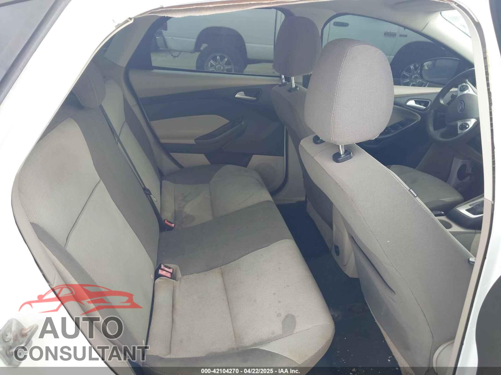 FORD FOCUS 2014 - 1FADP3F21EL446984