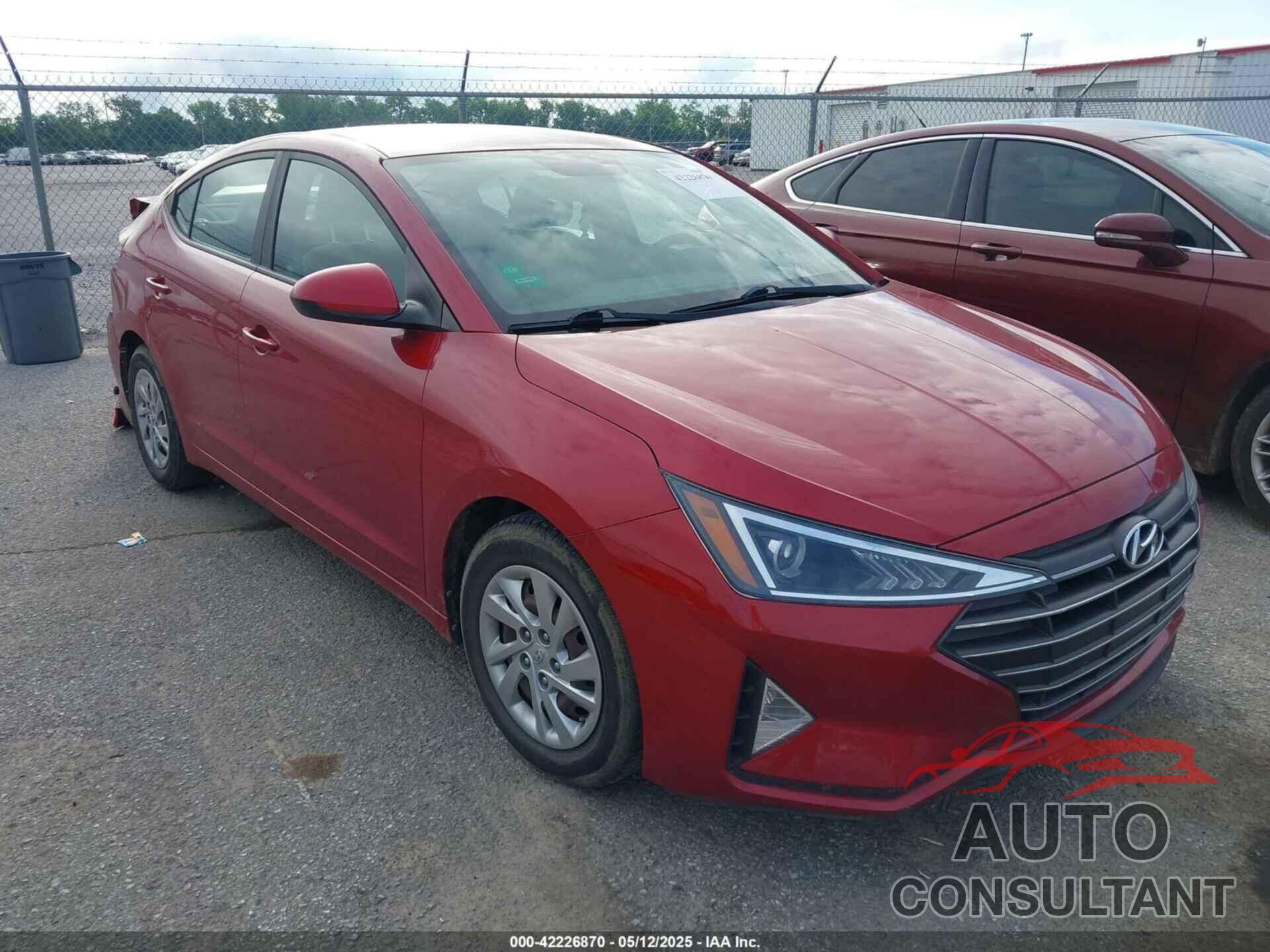 HYUNDAI ELANTRA 2019 - KMHD74LFXKU759735