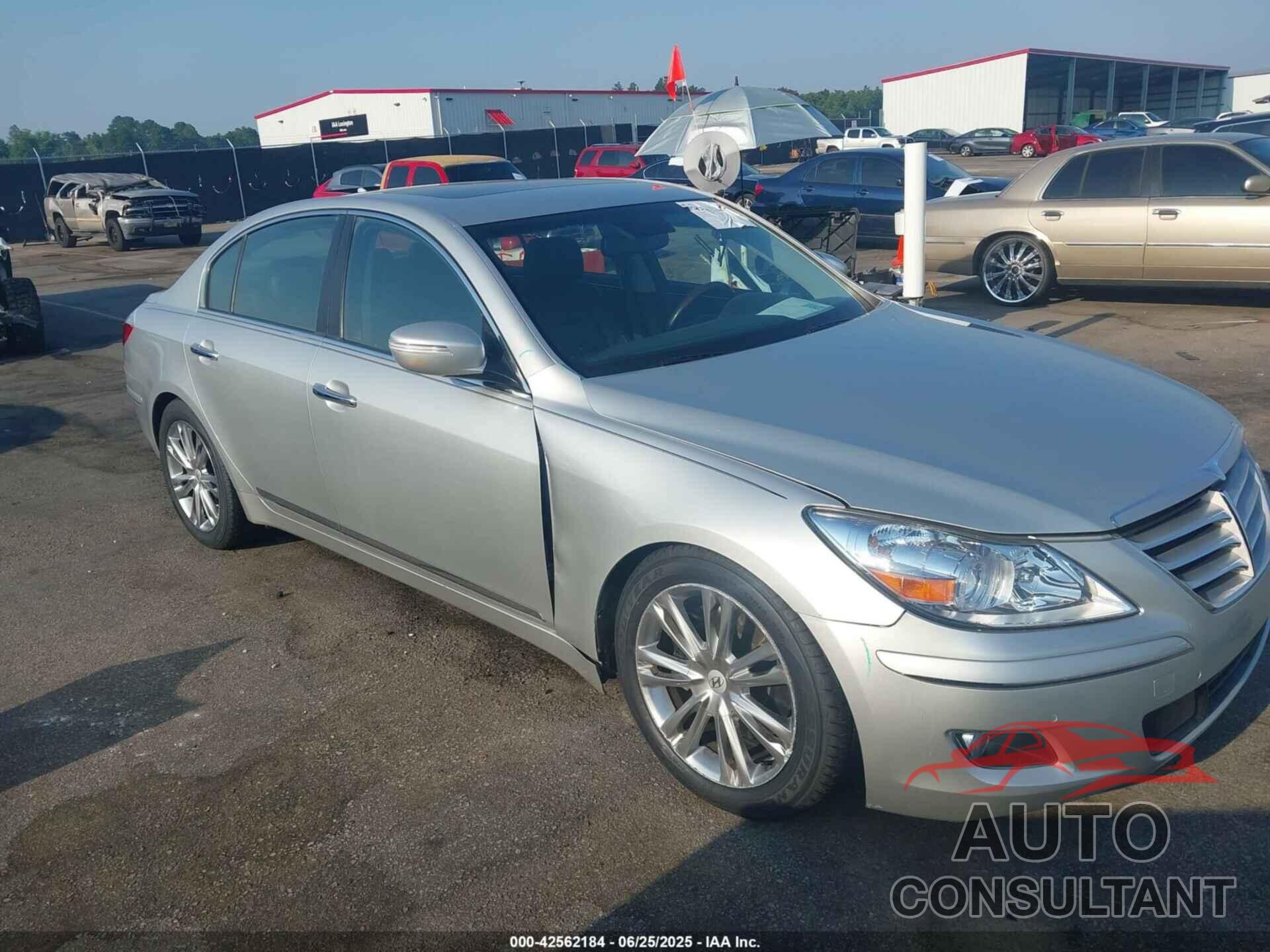 HYUNDAI GENESIS 2011 - KMHGC4DF7BU120736
