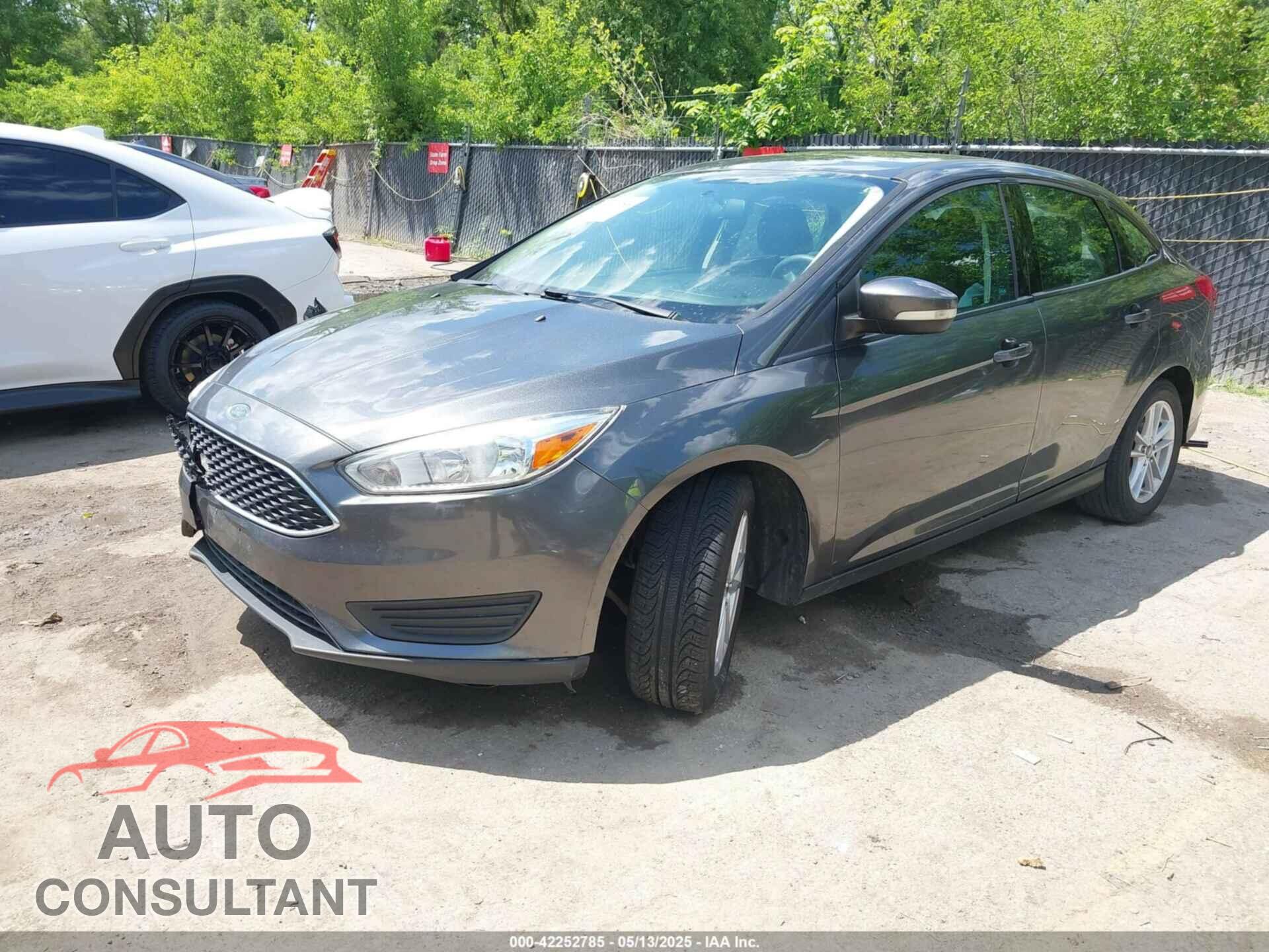 FORD FOCUS 2017 - 1FADP3F28HL263277