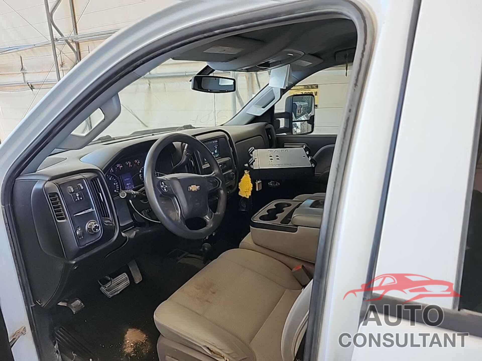 CHEVROLET SILVERADO 2018 - 1GC2KUEG2JZ189053