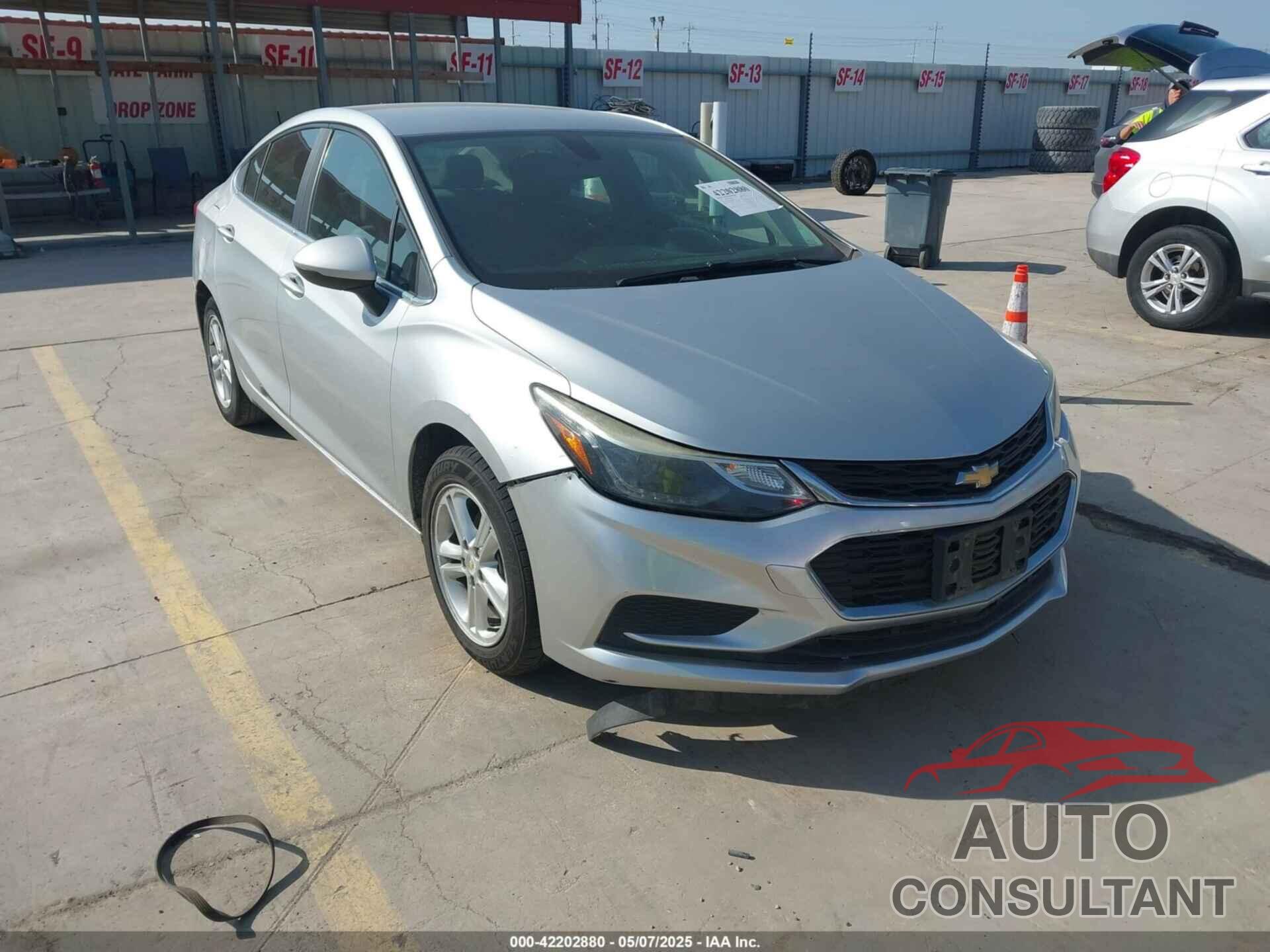 CHEVROLET CRUZE 2017 - 1G1BE5SM7H7188647