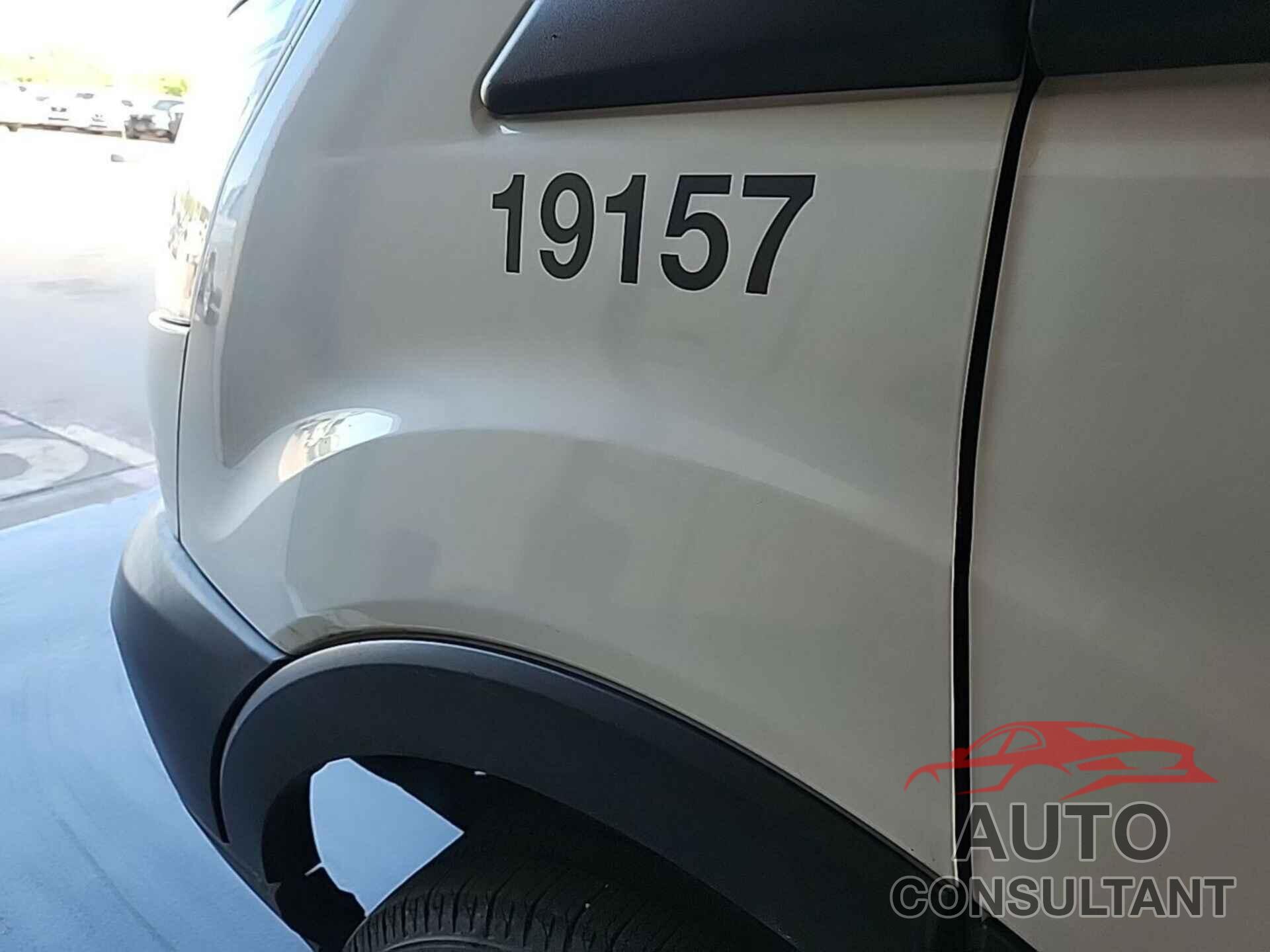 FORD TRANSIT-150 2019 - 1FTYE1YM0KKB28327