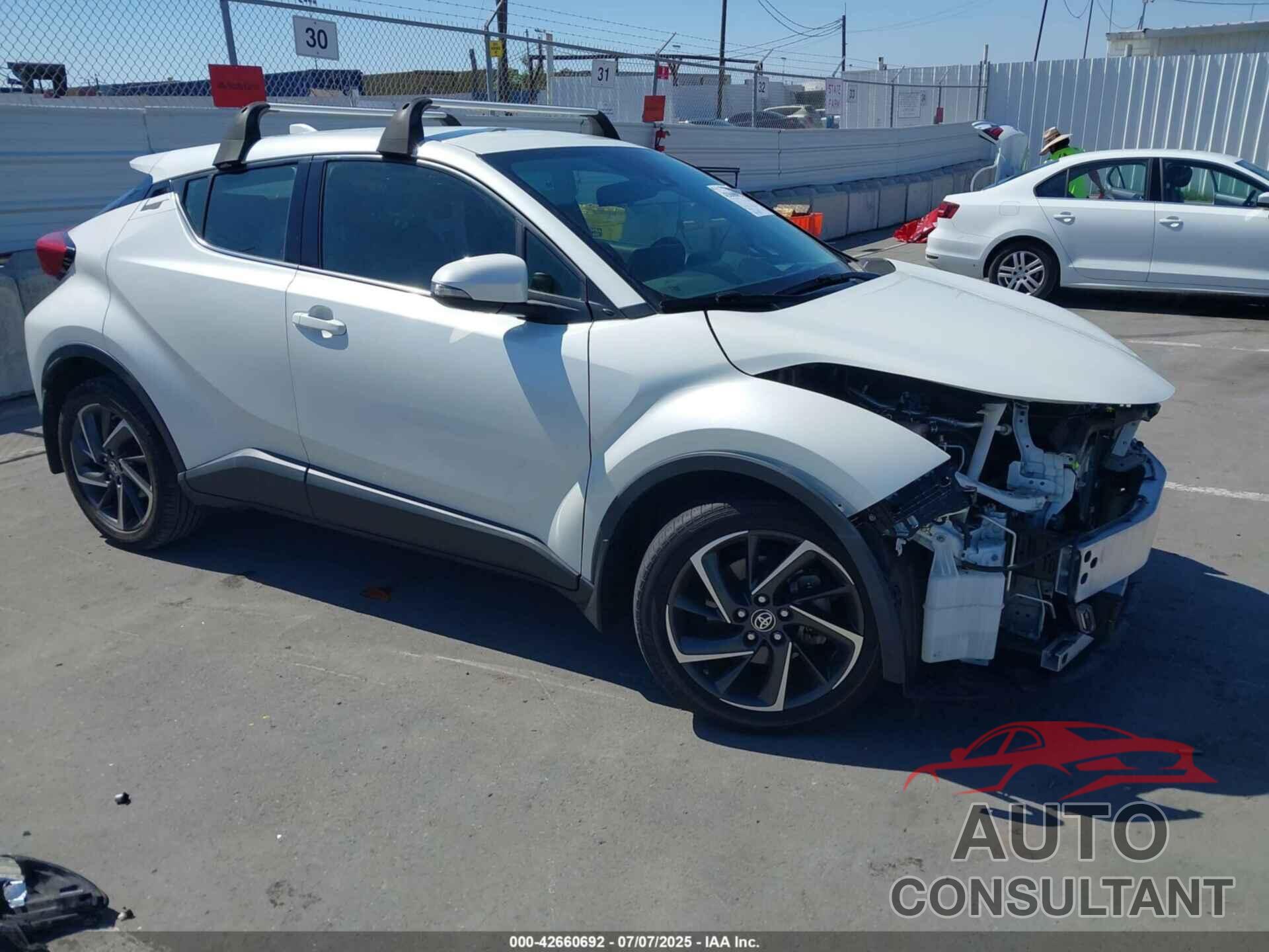 TOYOTA C-HR 2020 - JTNKHMBX6L1078151
