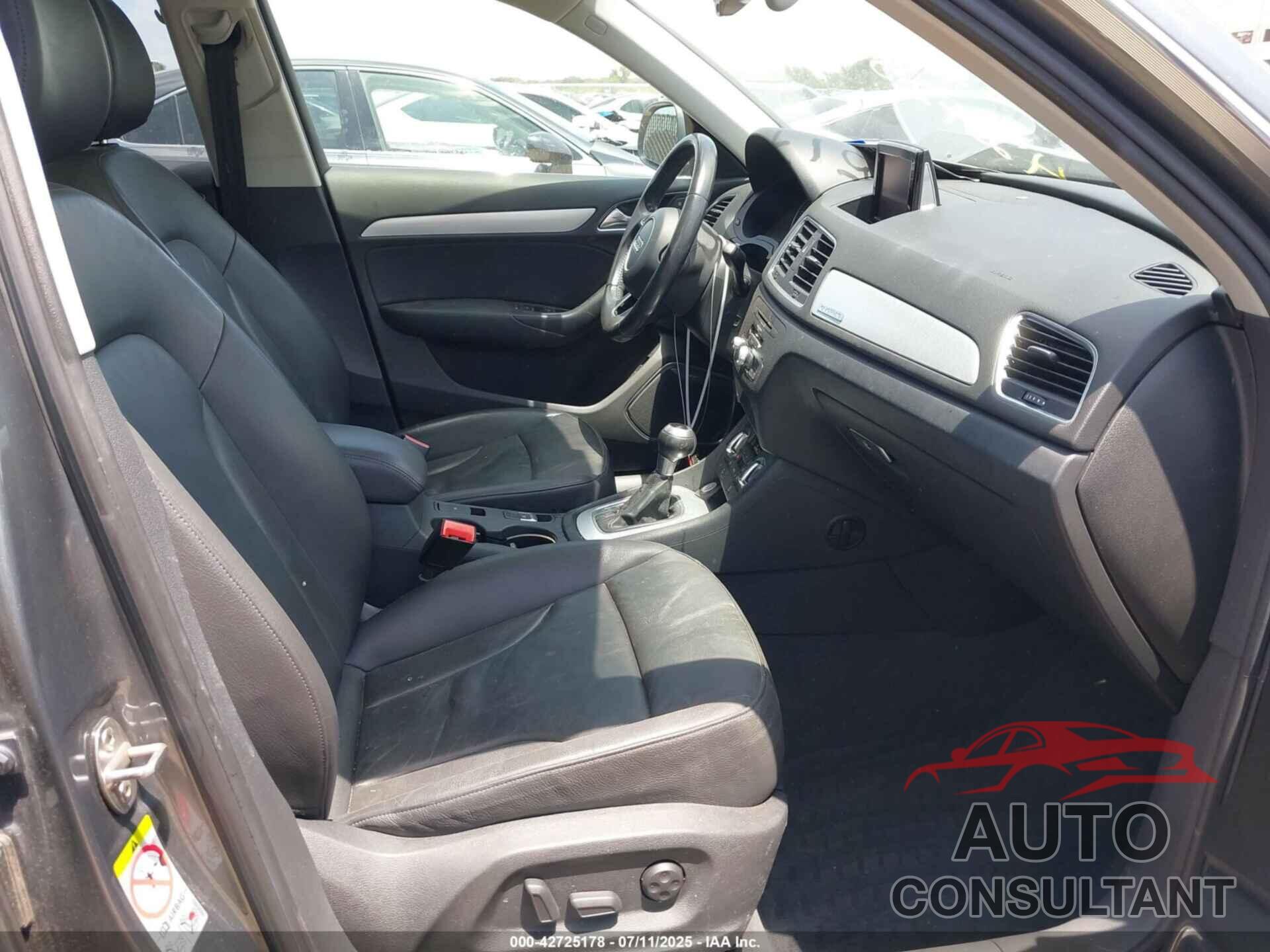 AUDI Q3 2015 - WA1GFCFS9FR011343
