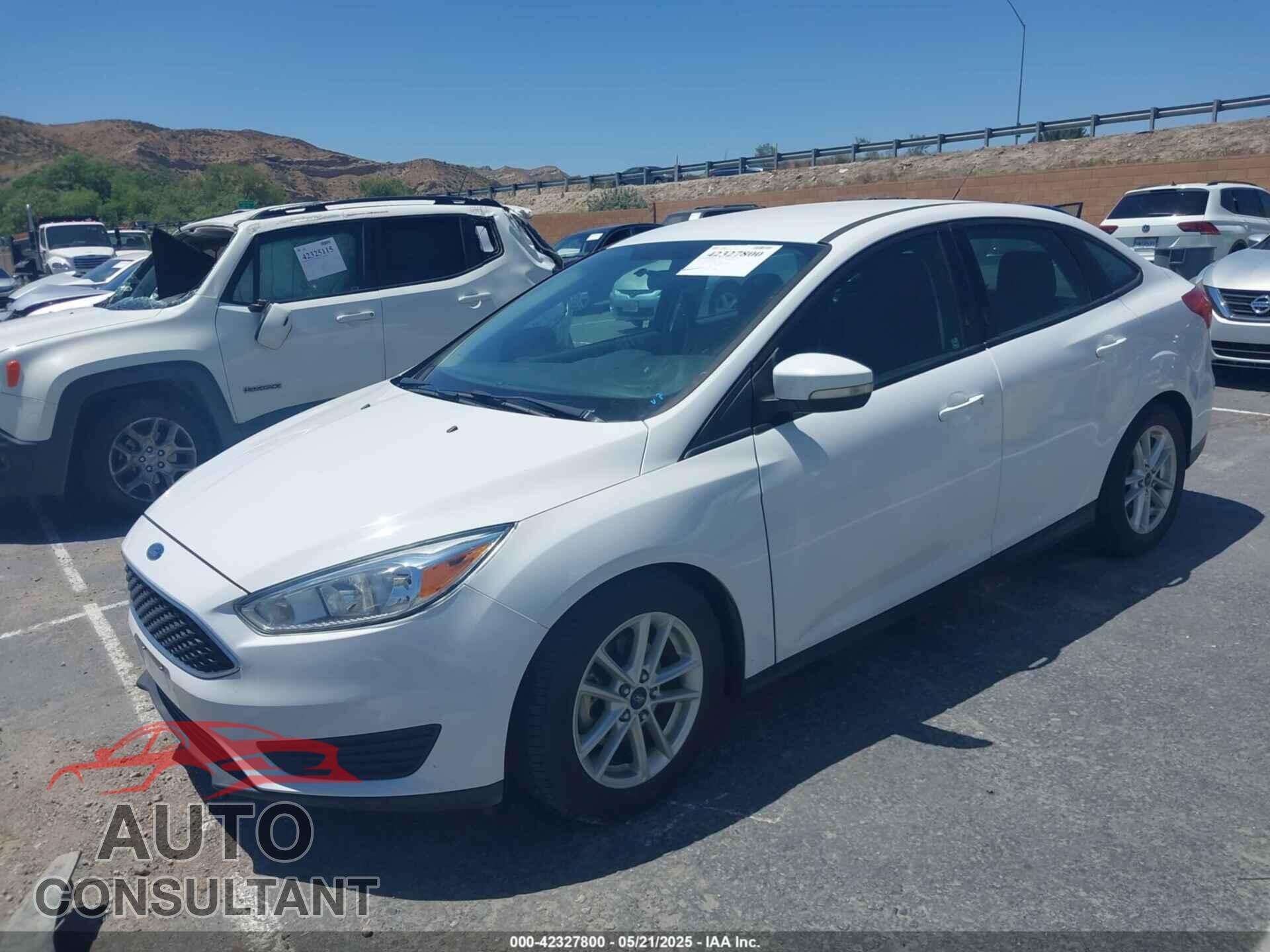 FORD FOCUS 2015 - 1FADP3FE0FL324810
