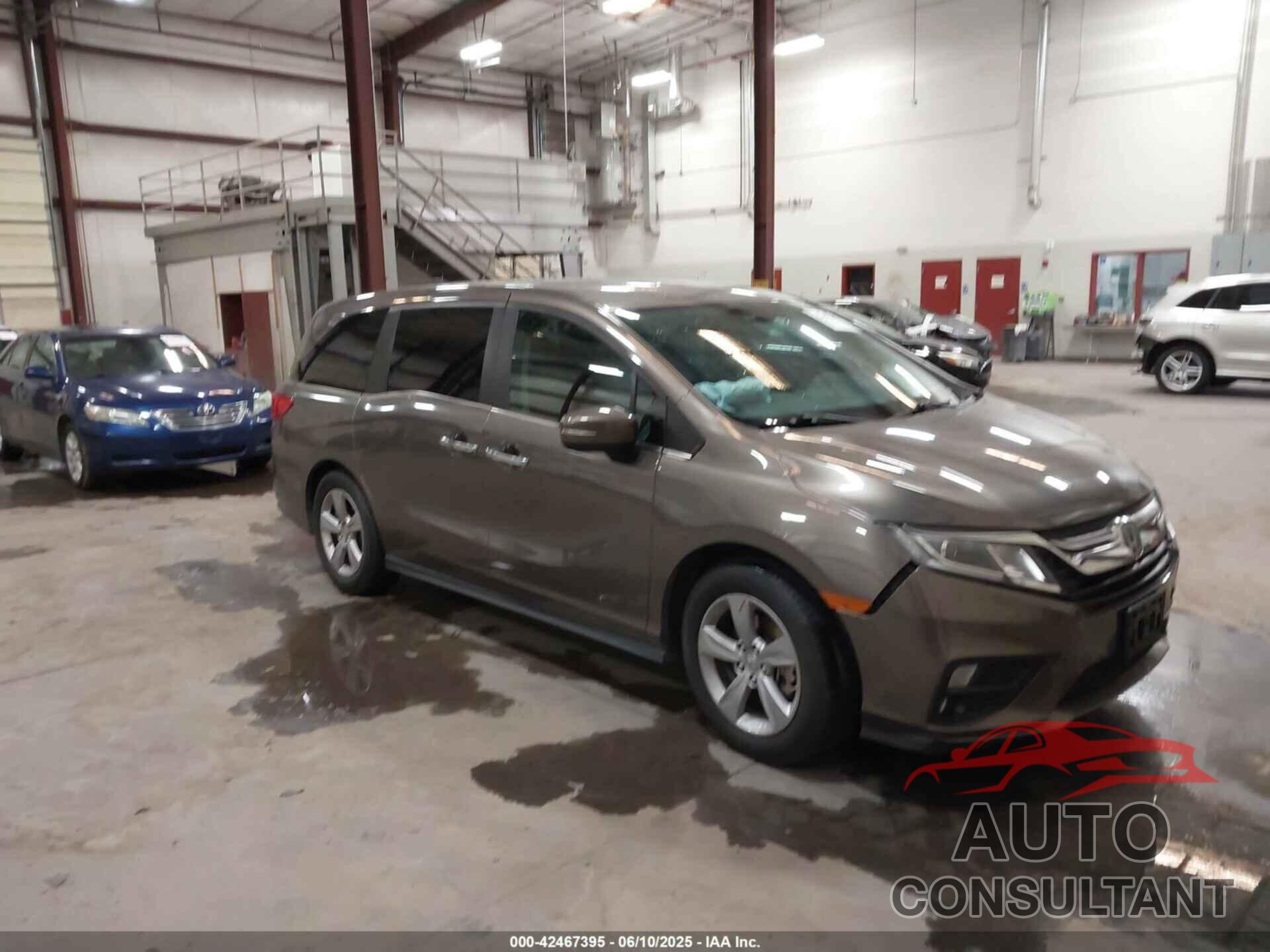 HONDA ODYSSEY 2018 - 5FNRL6H58JB104451