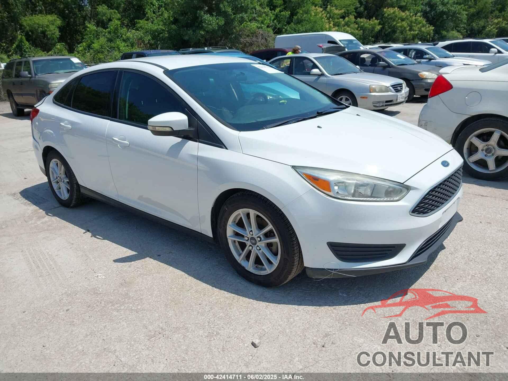 FORD FOCUS 2017 - 1FADP3F28HL307889