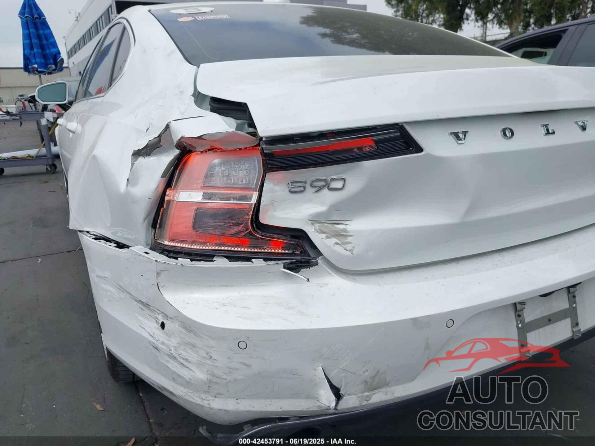 VOLVO S90 2017 - YV1102AK1H1017857