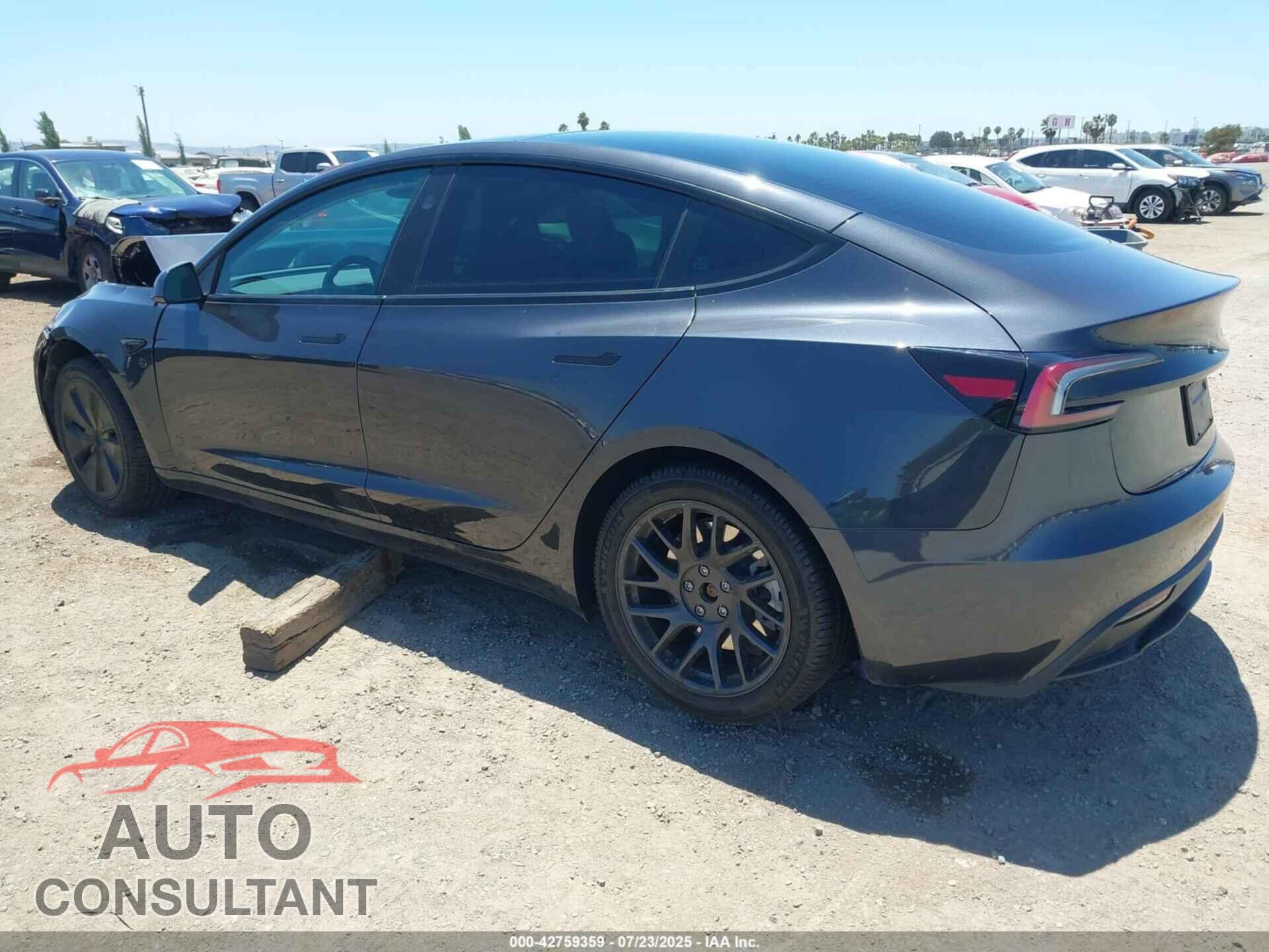 TESLA MODEL 3 2024 - 5YJ3E1EA9RF735872