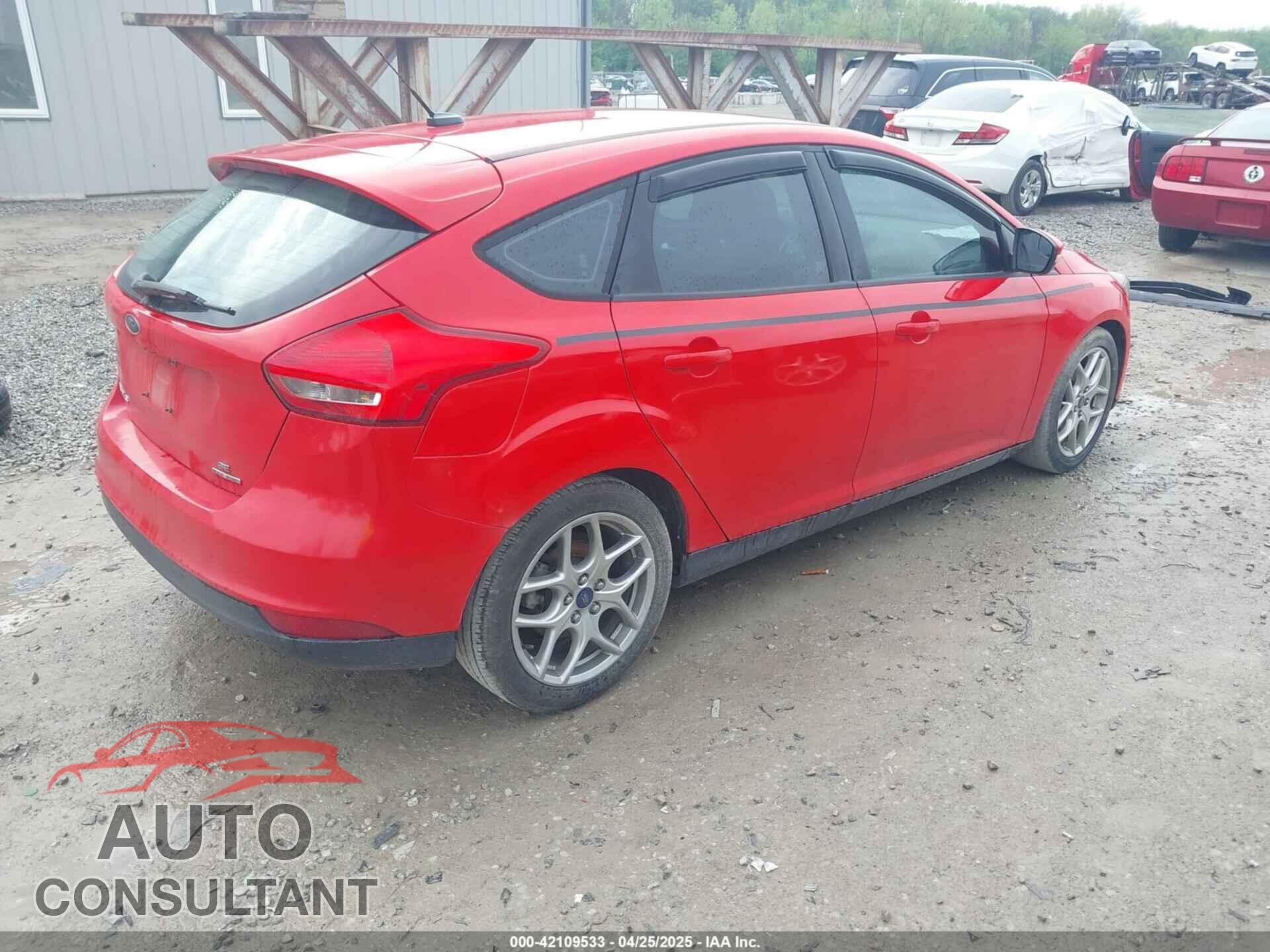 FORD FOCUS 2015 - 1FADP3K29FL366128