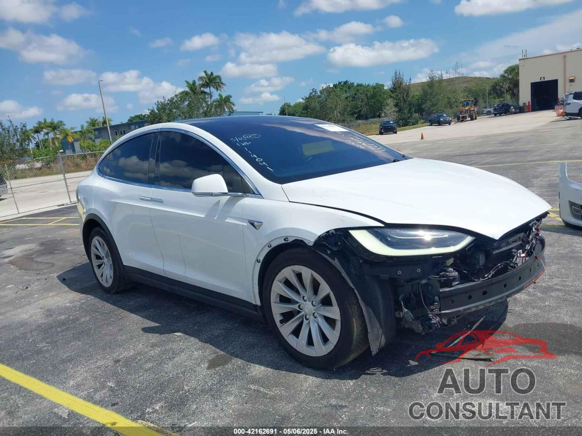 TESLA MODEL X 2018 - 5YJXCBE23JF114041