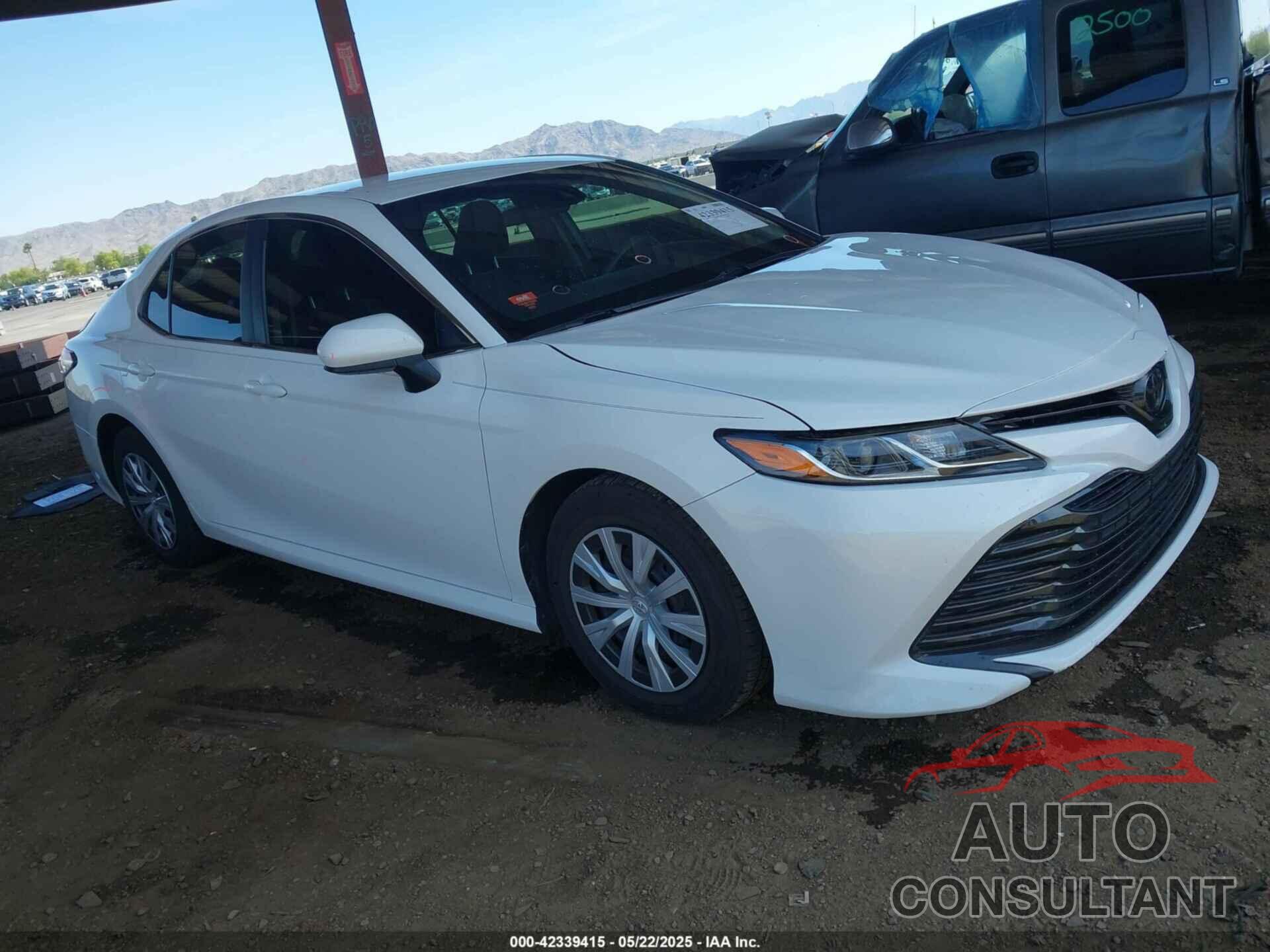 TOYOTA CAMRY 2018 - 4T1B11HK8JU617251